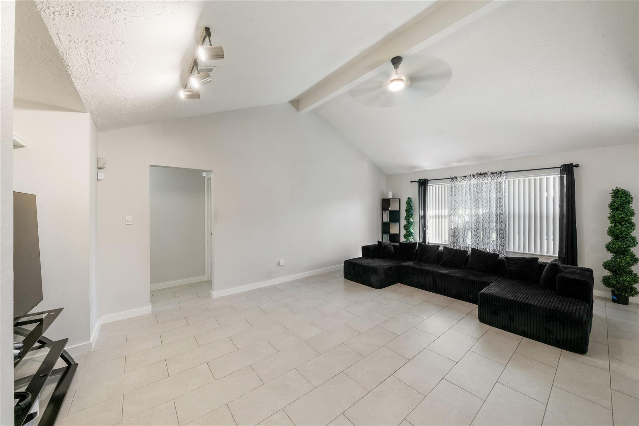 5850 Fallengate Drive — photo