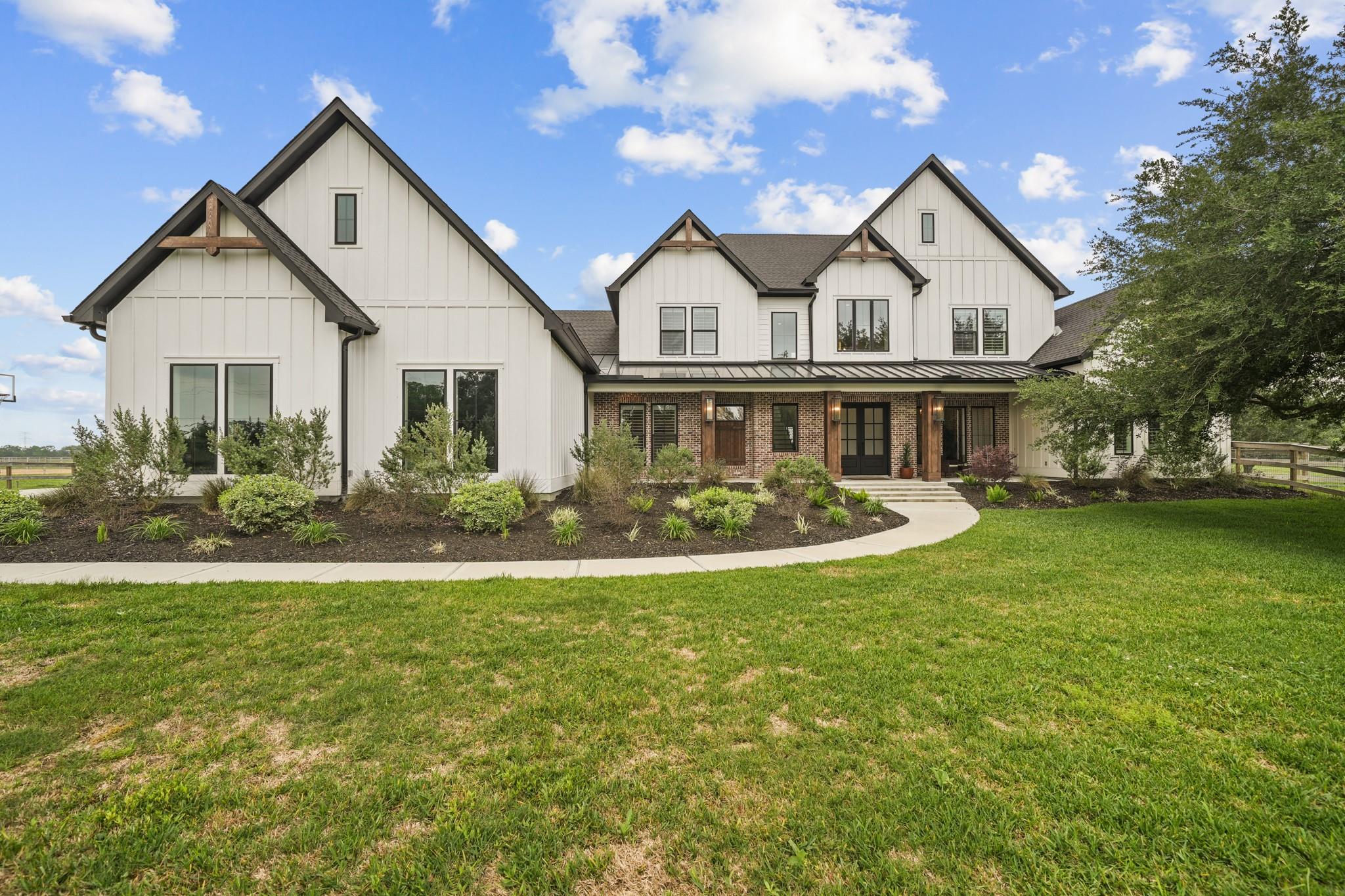 1650 Lundy Lane — photo