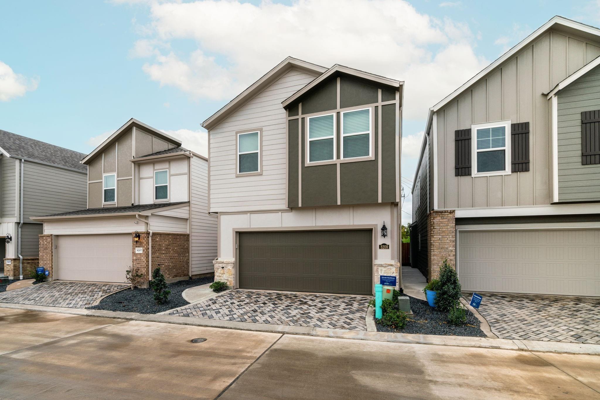 8209 Rising Stream Drive, Houston, TX 77063 — photo 3