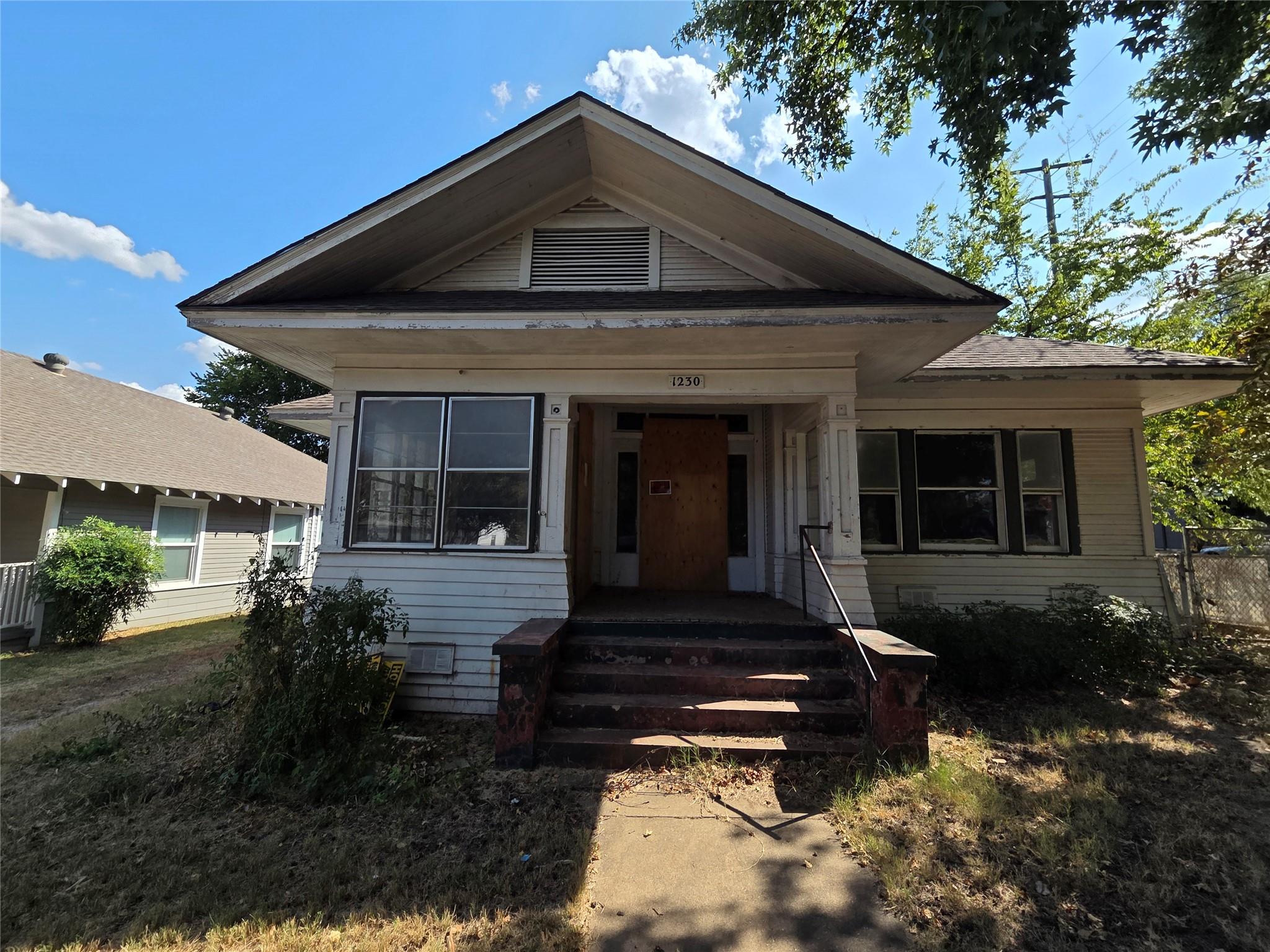 1230 W Woodard Street — photo