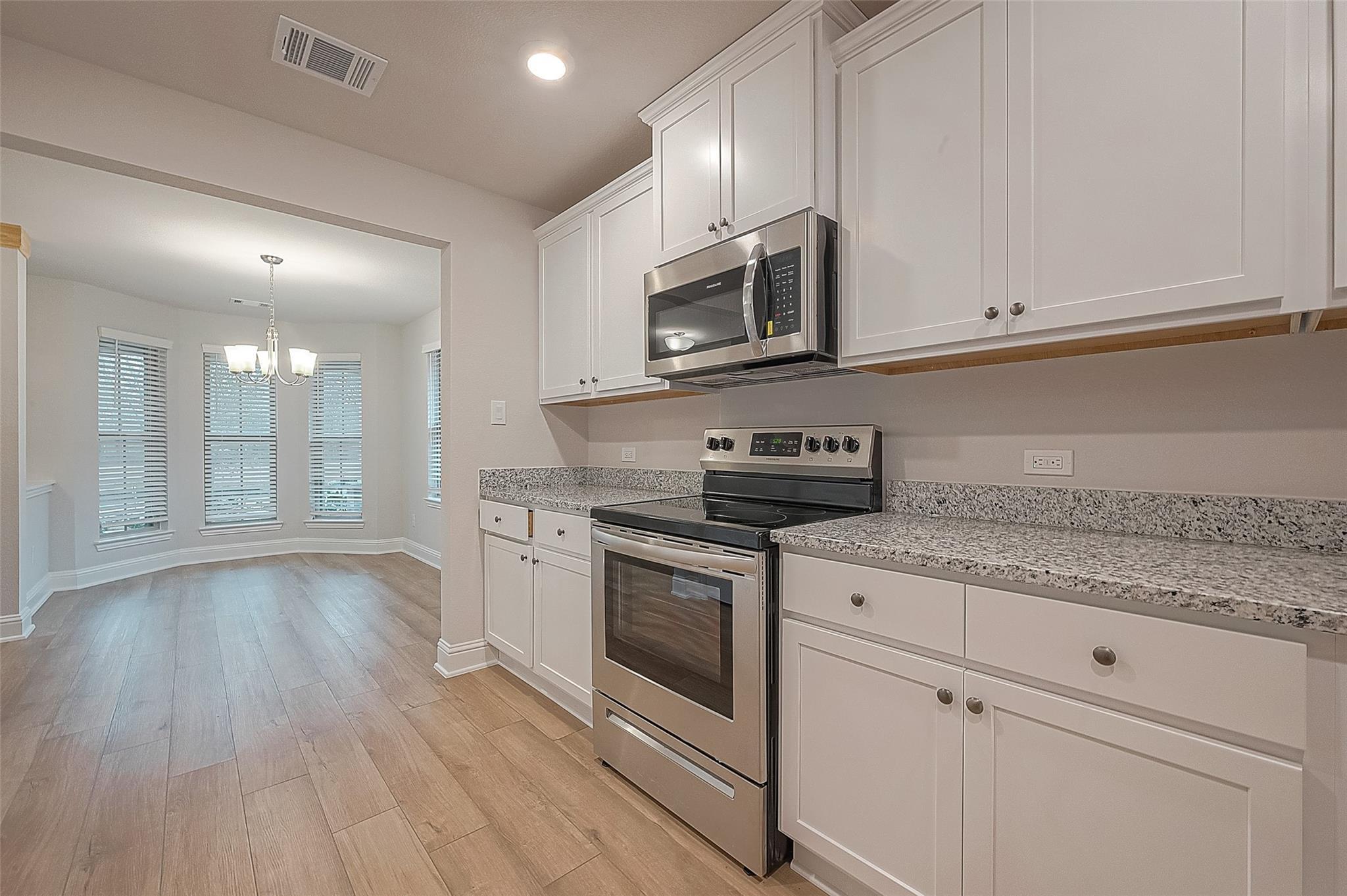 35 Greenbriar Loop, Angleton, TX 77515 — photo 3