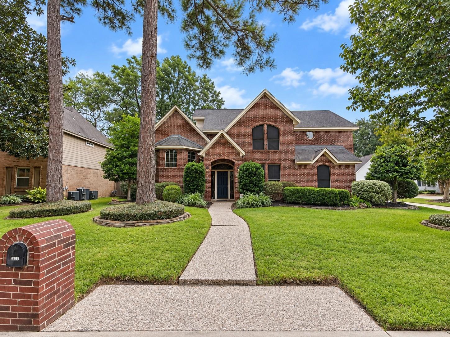 5814 Woodland Creek Drive — photo