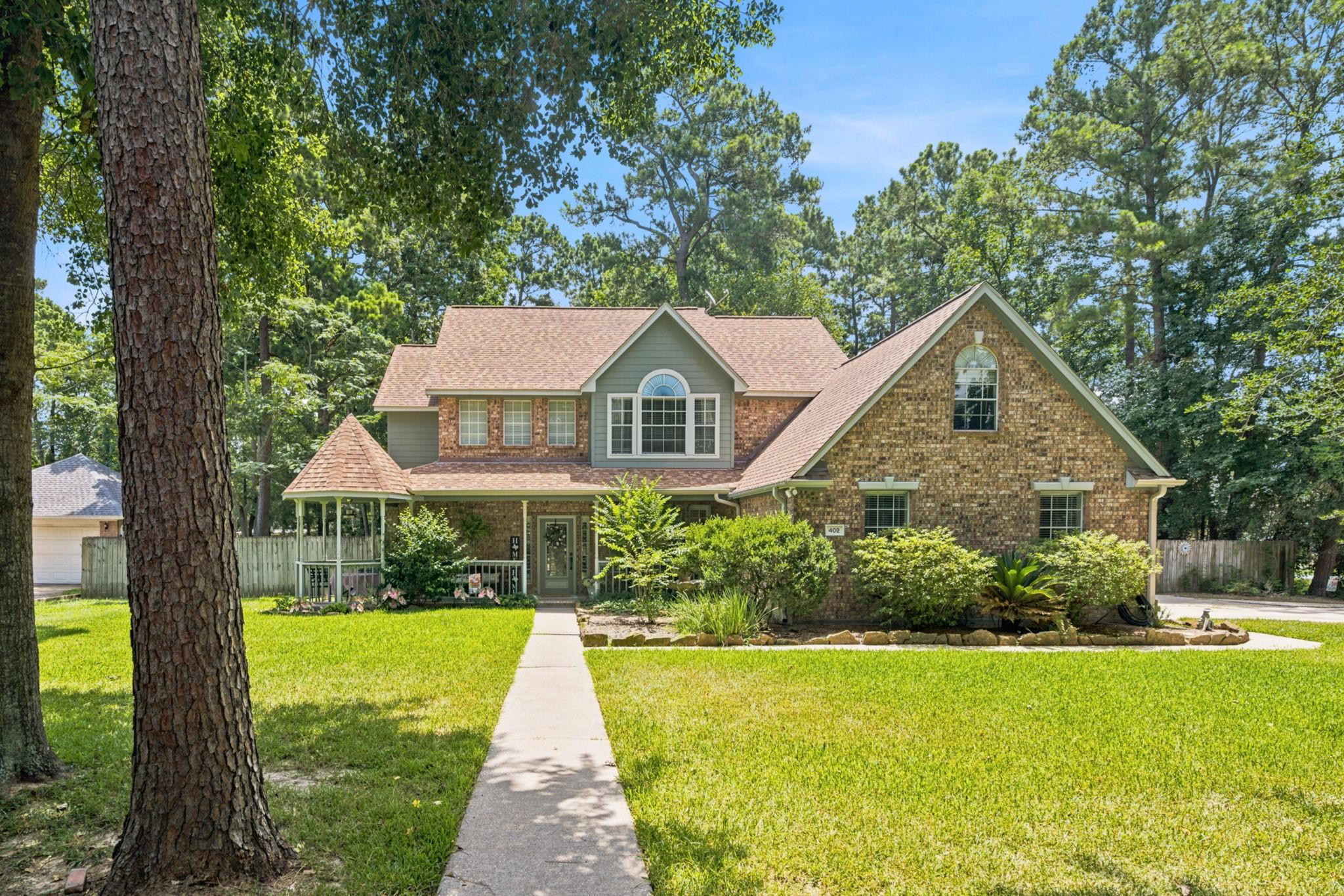 402 Fairbanks Drive — photo