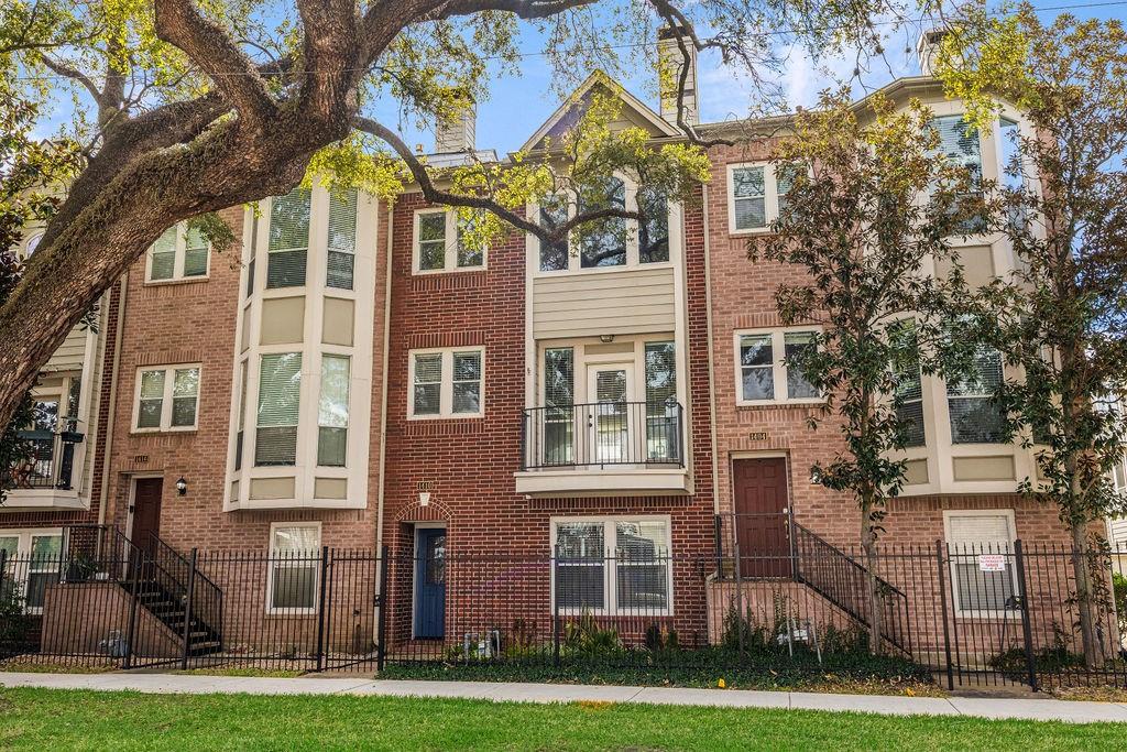 1410 Tuam Street — photo