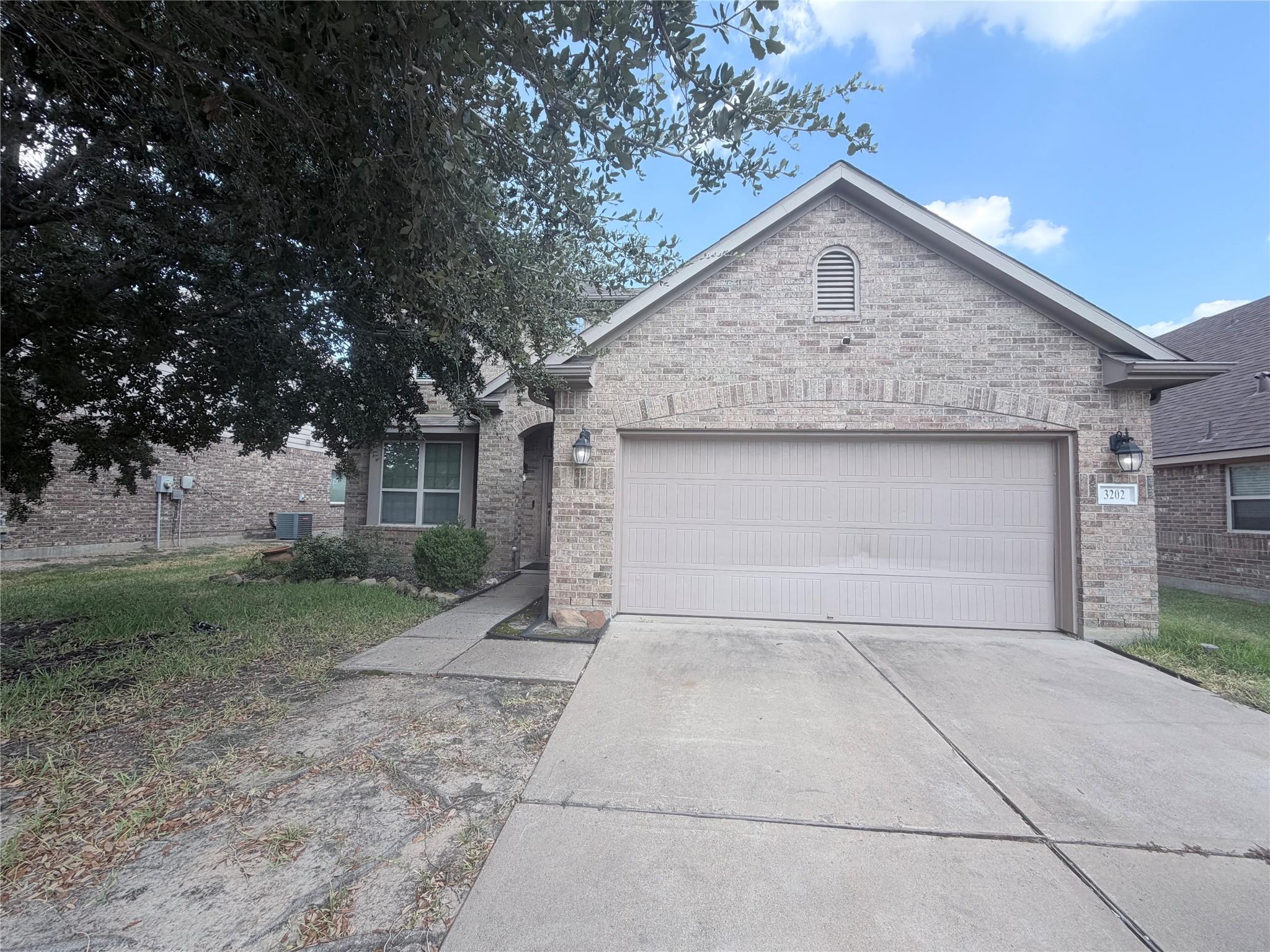 3202 Palacious Falls Lane — photo