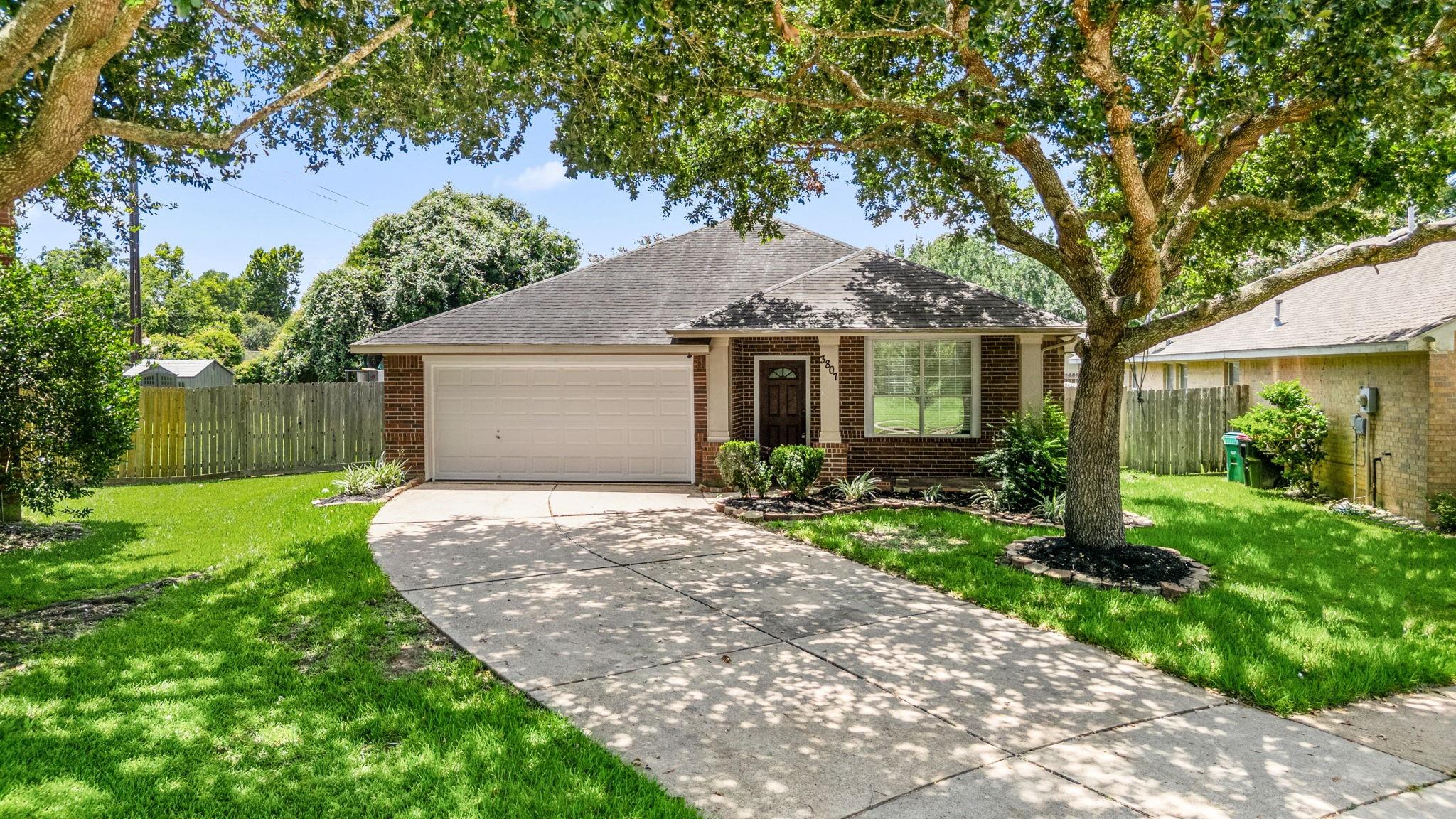 3807 Parade Court — photo