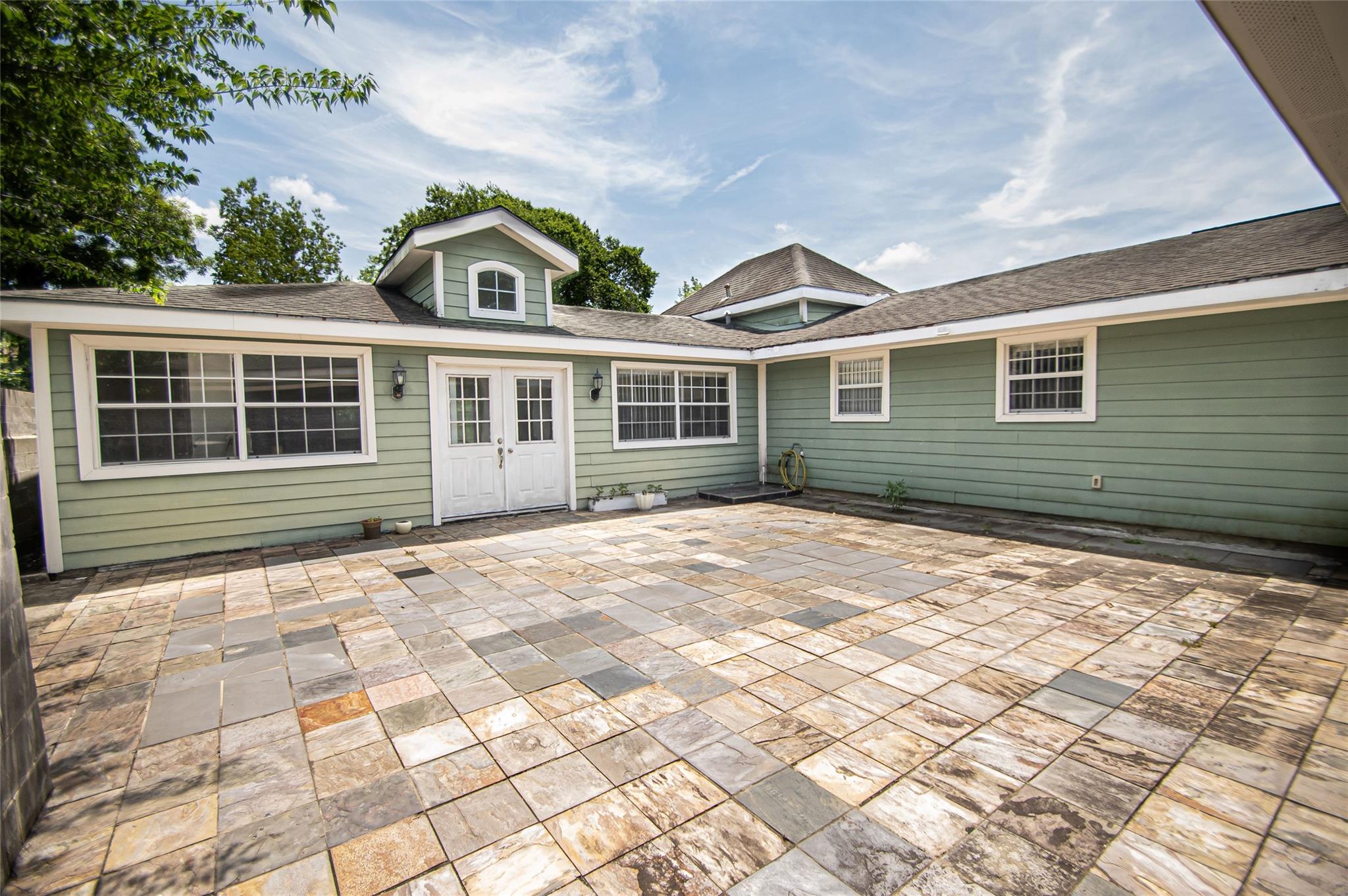 2650 W Lucas Drive — photo
