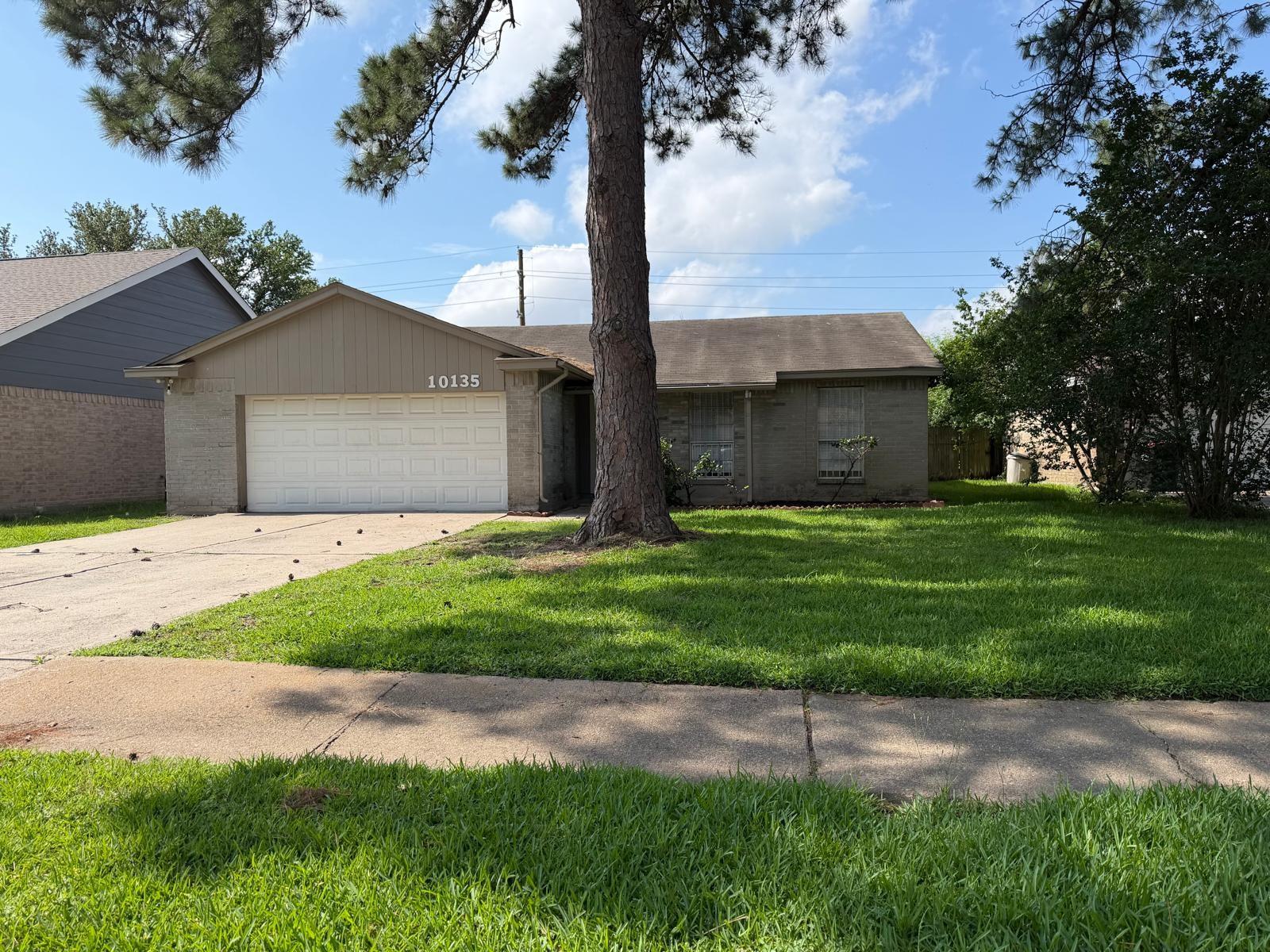 10135 Fernstone Lane — photo