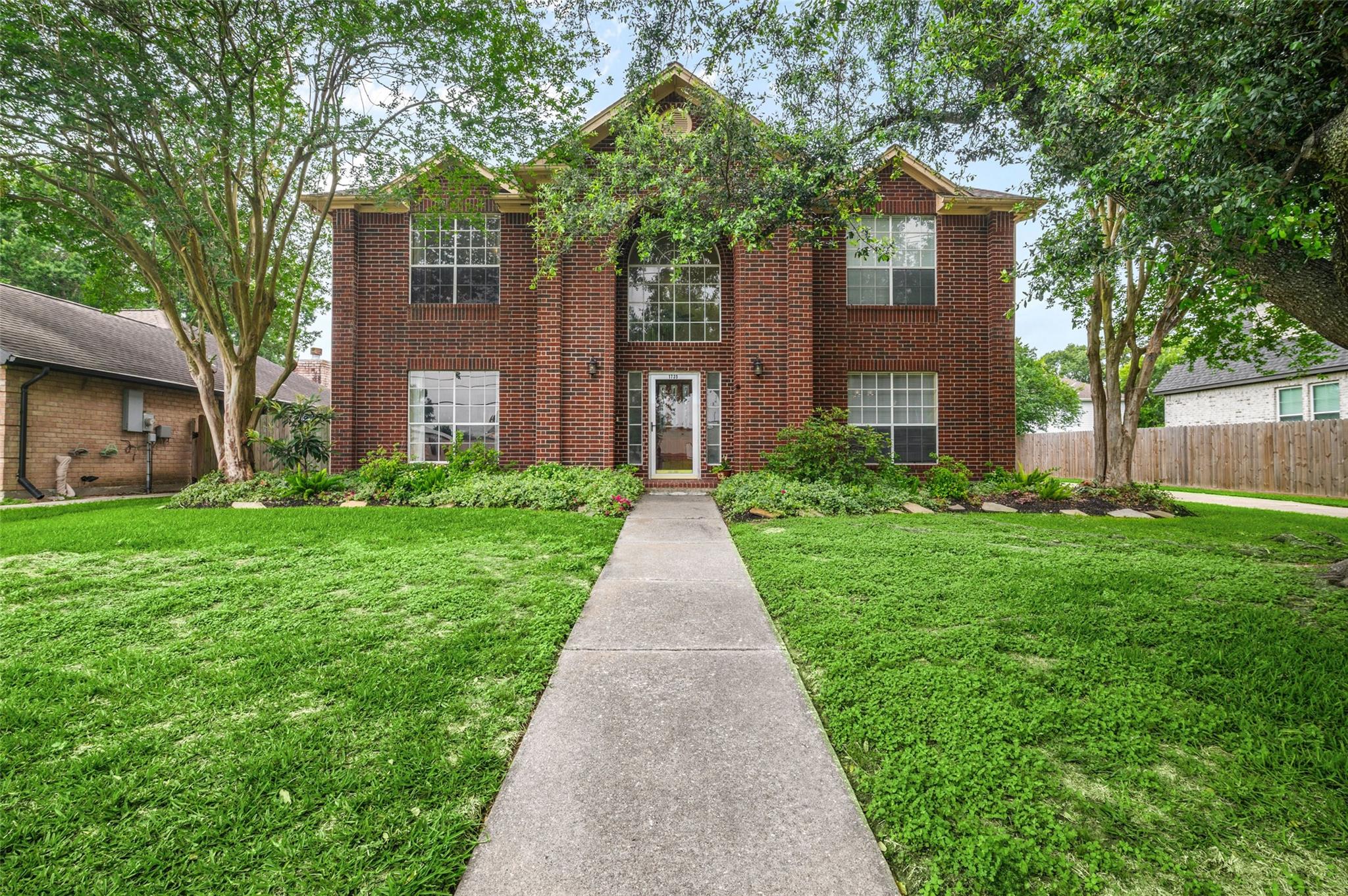 1735 Les Talley Drive — photo