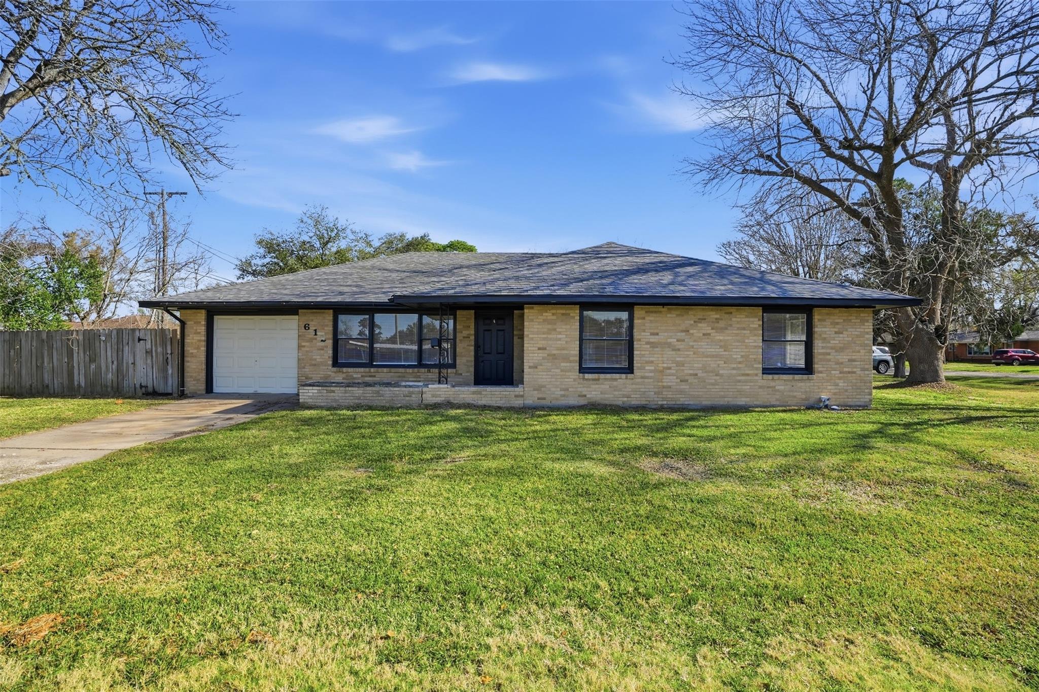 612 Sunset Lane — photo
