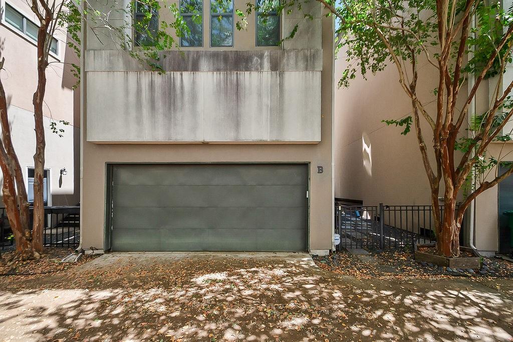 1121 W 17th Street #B — photo