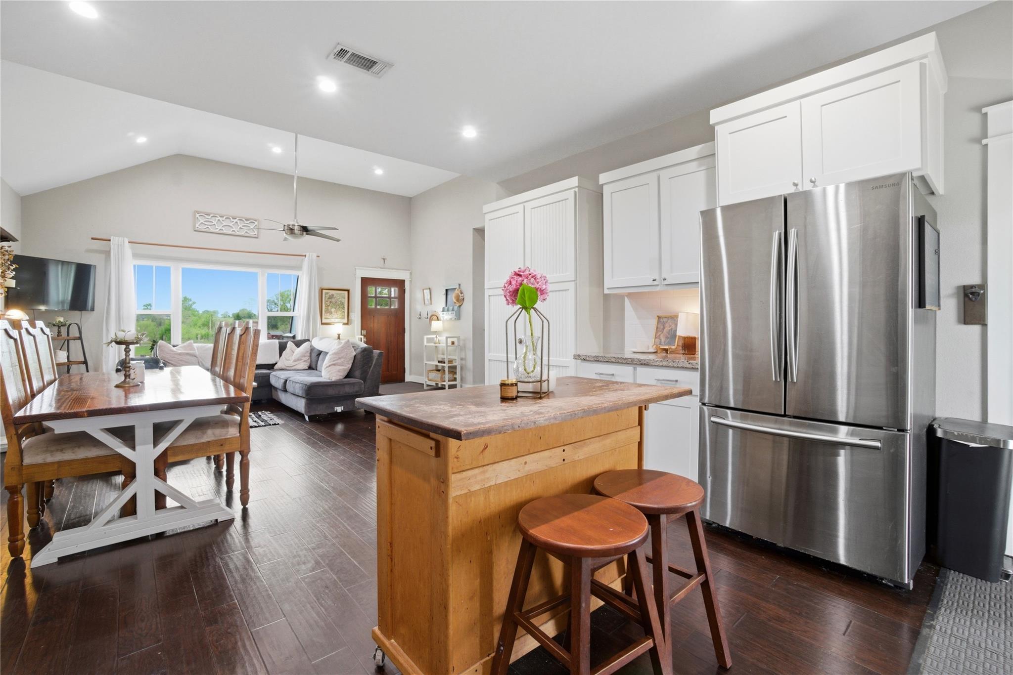 5037 Horseshoe Drive — photo