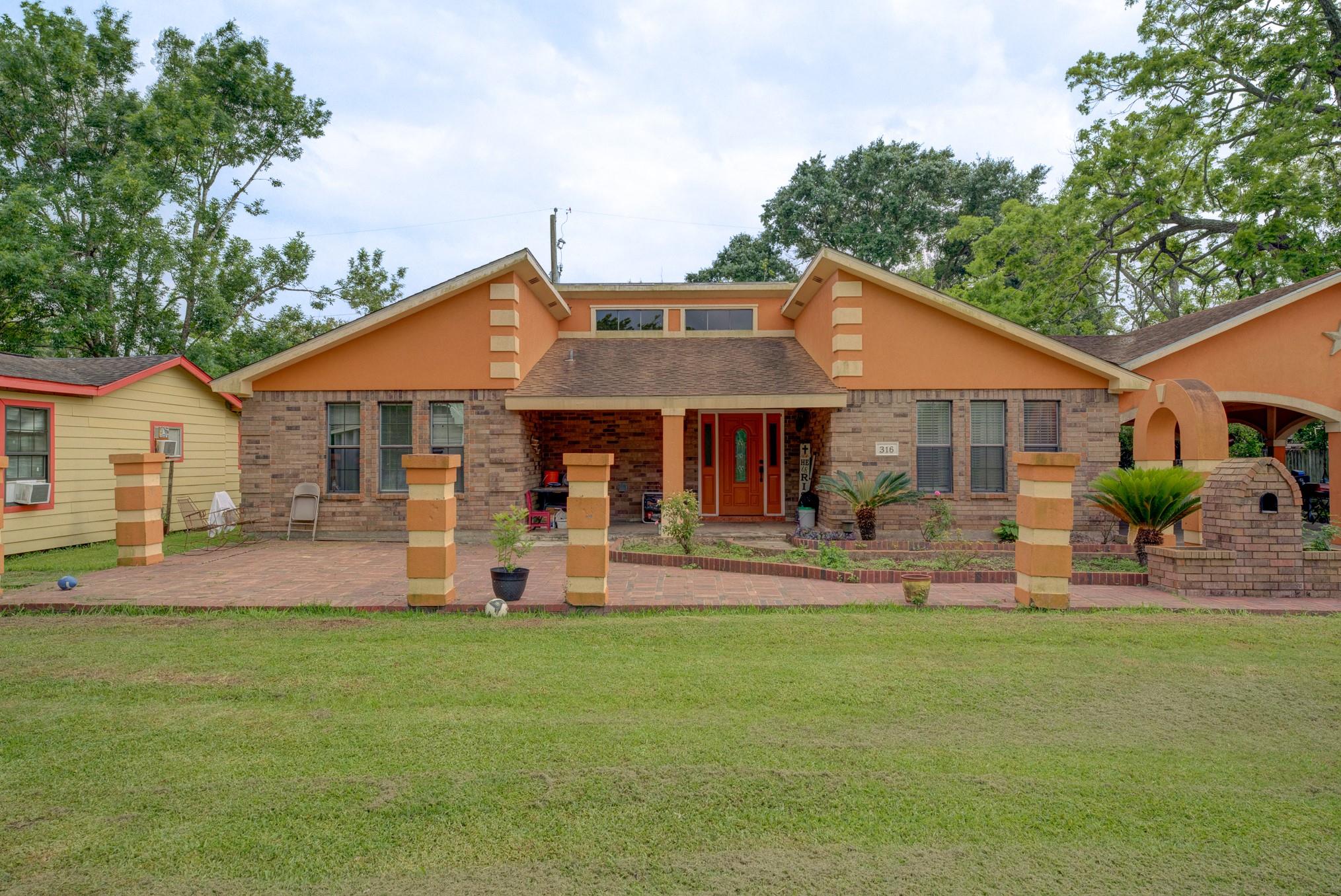 316 Hickman Lane — photo