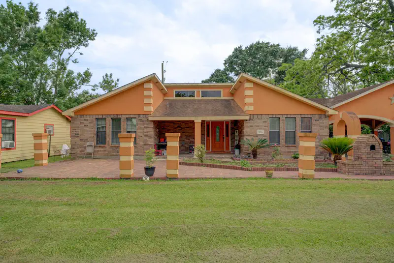 316 Hickman Lane — photo