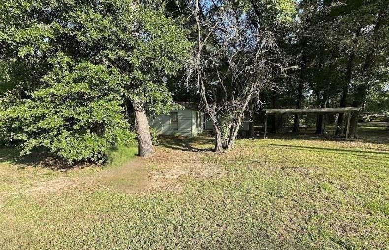 3305 S Lake Drive — photo