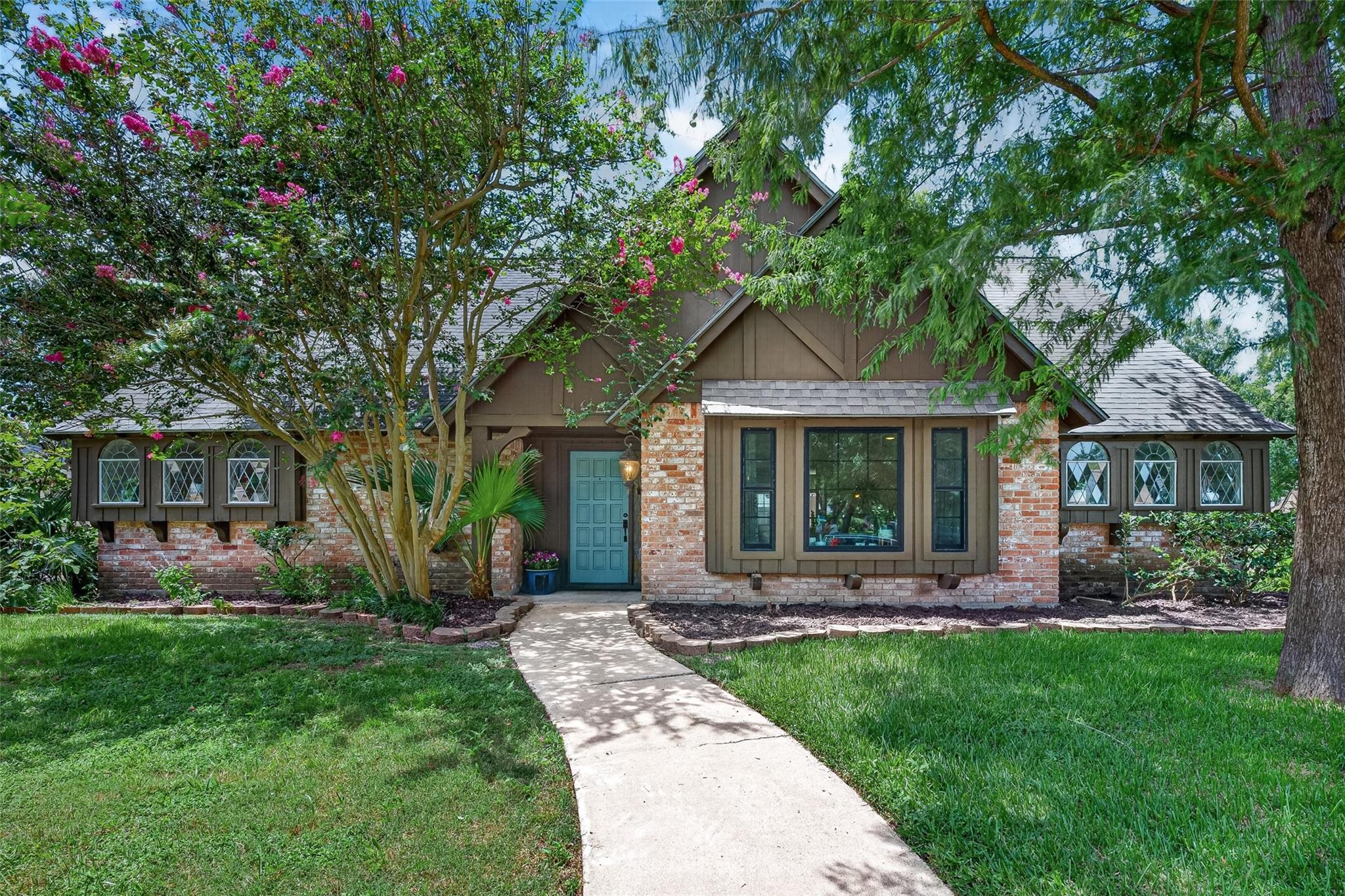 4114 Willow Hill Drive — photo