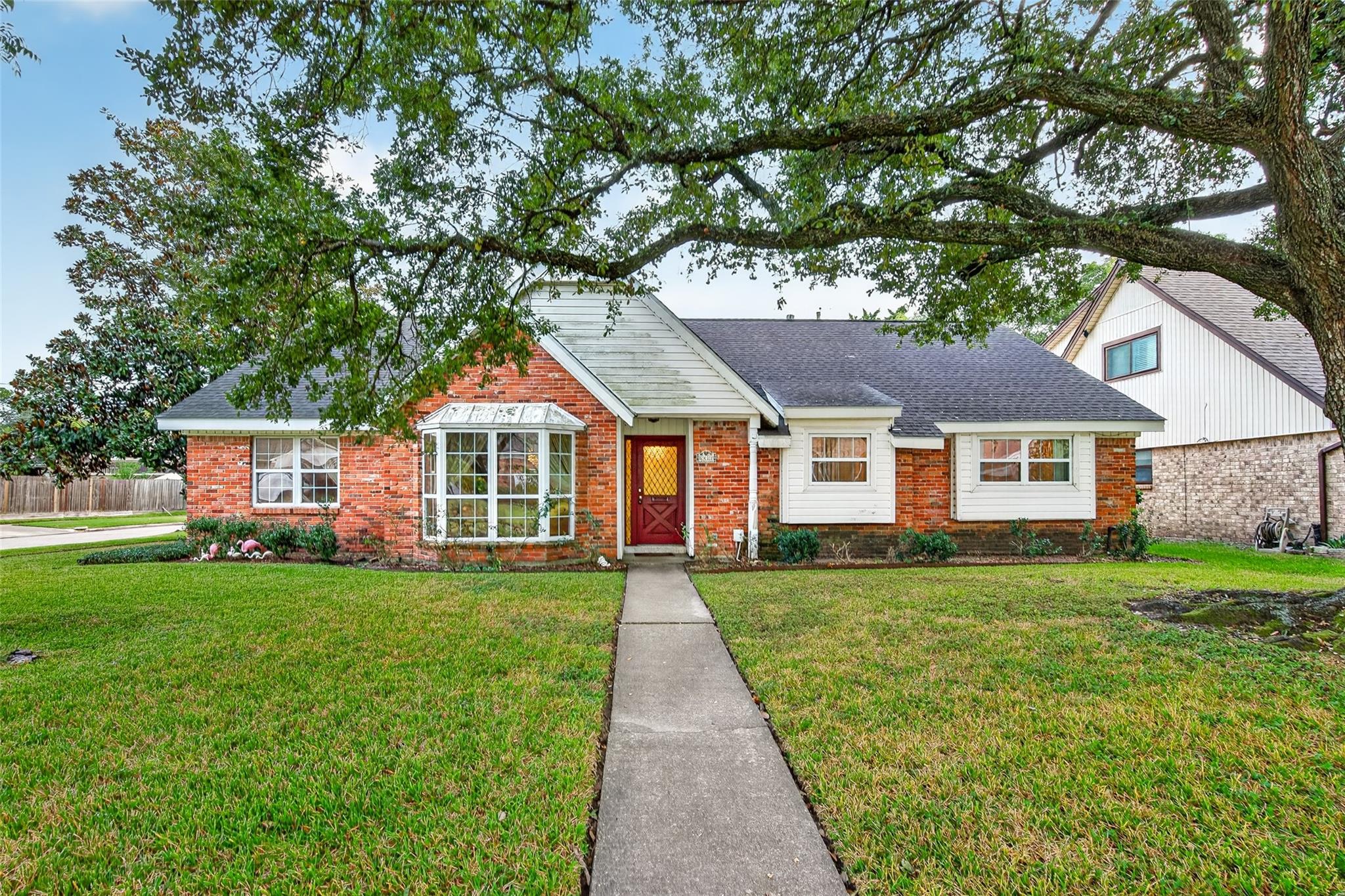 8411 Carvel Lane — photo