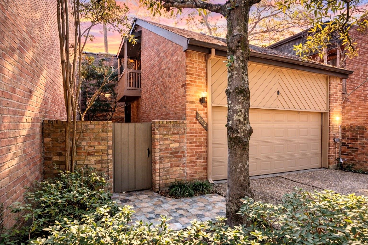 252 Sugarberry Circle — photo