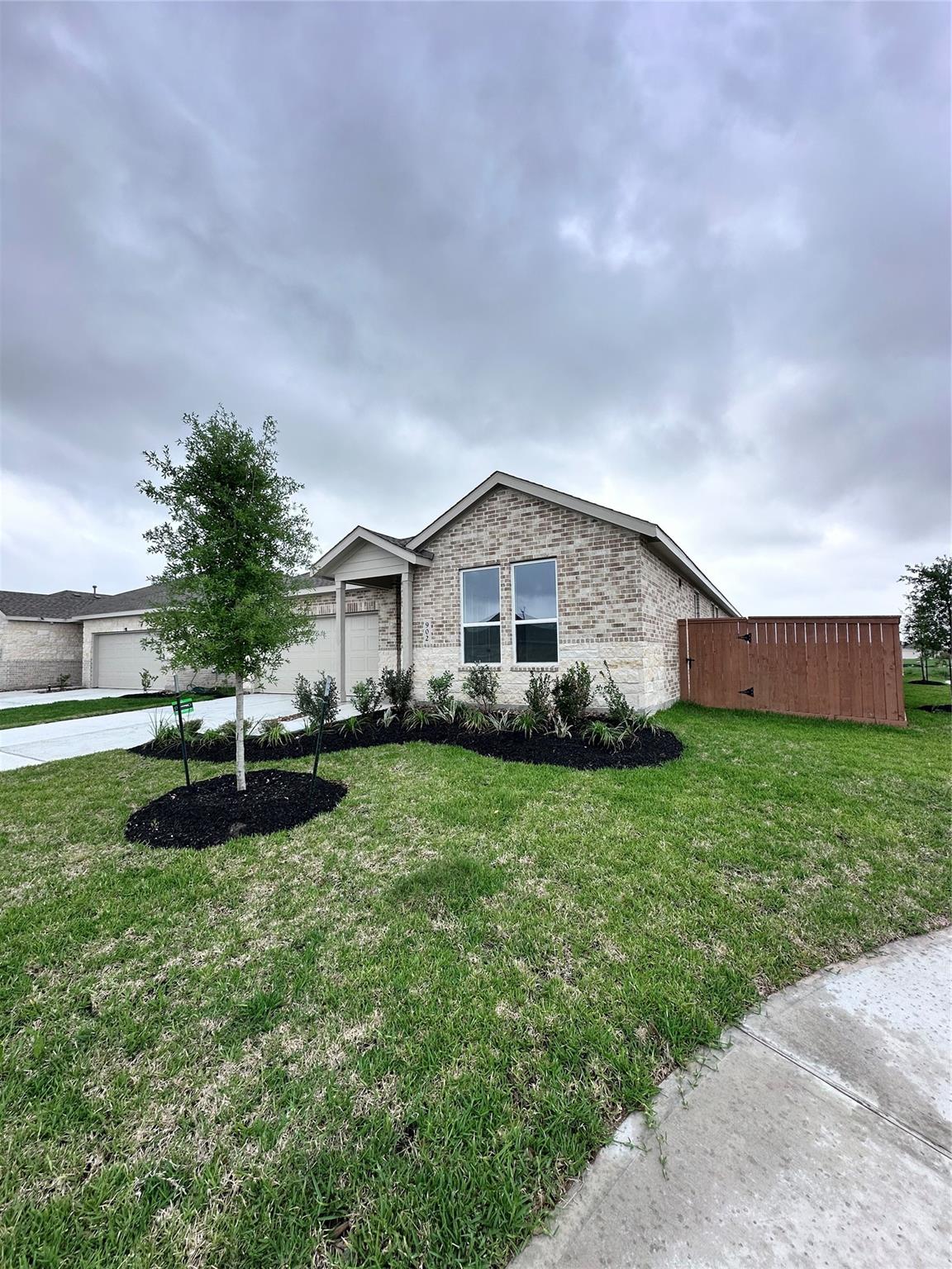 902 Heaven Drive — photo