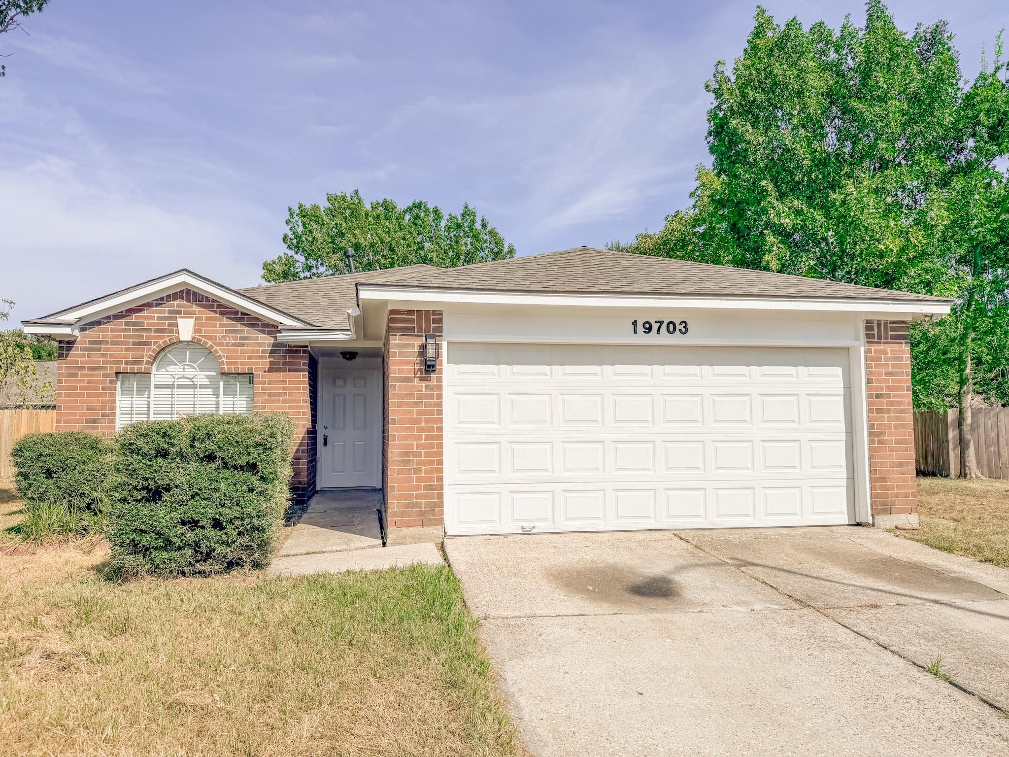 19703 Vista Lake Court — photo