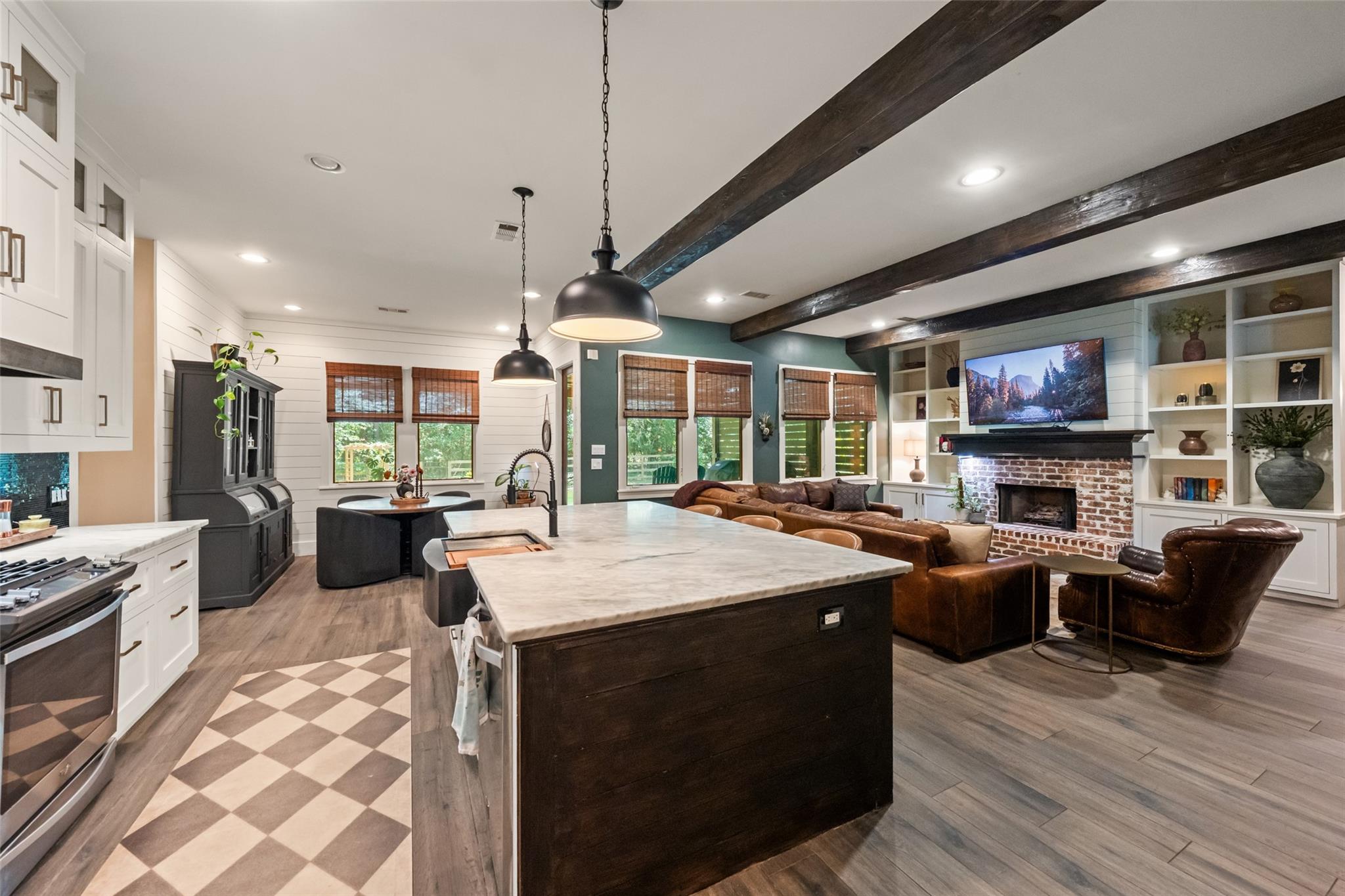 8861 Catamaran Way — photo