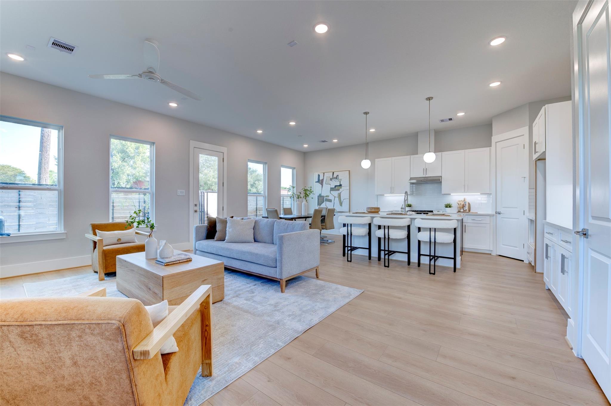 5128 Rosslyn Road — photo