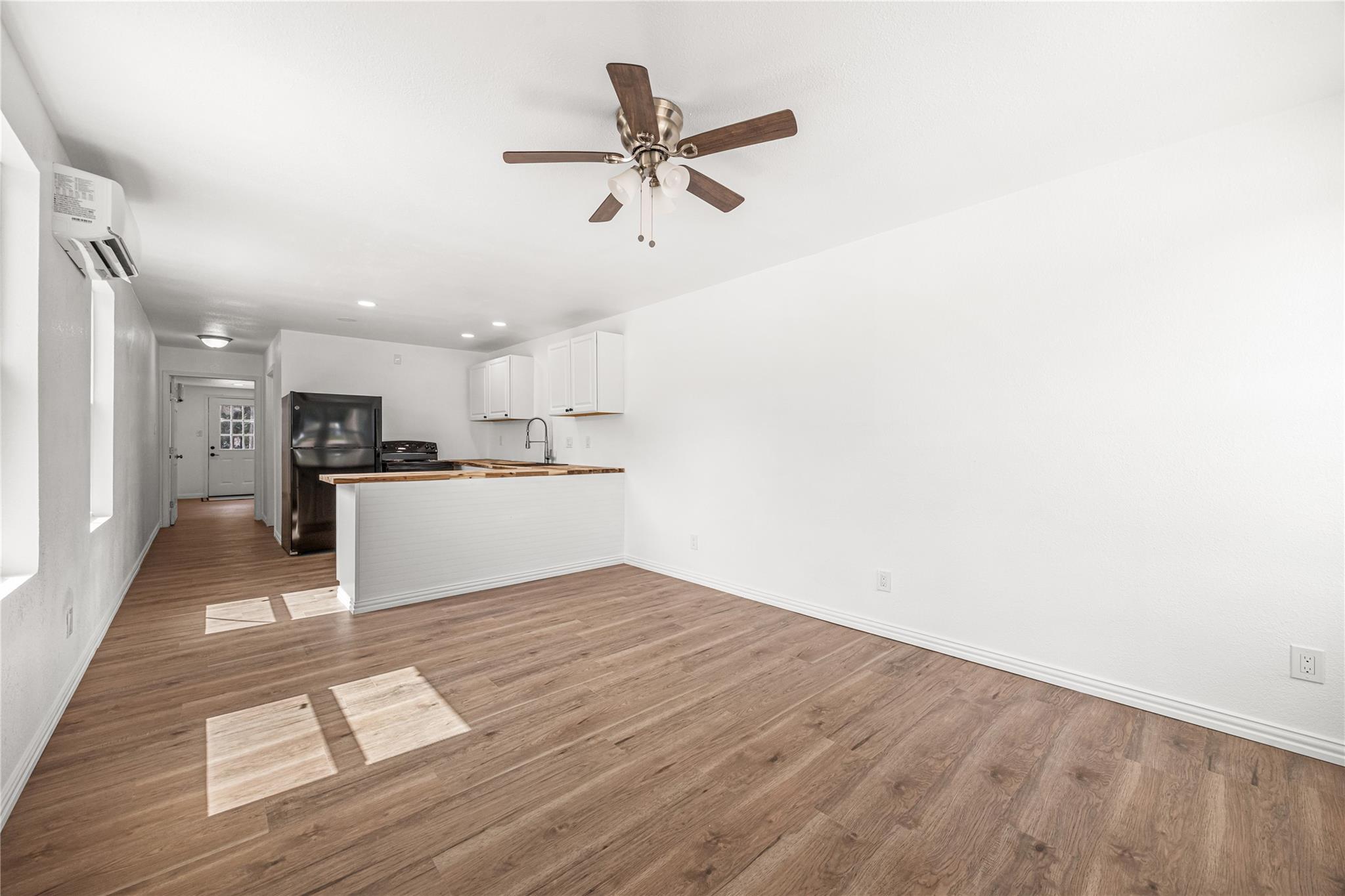 28096 Seven Sisters Road #B — photo