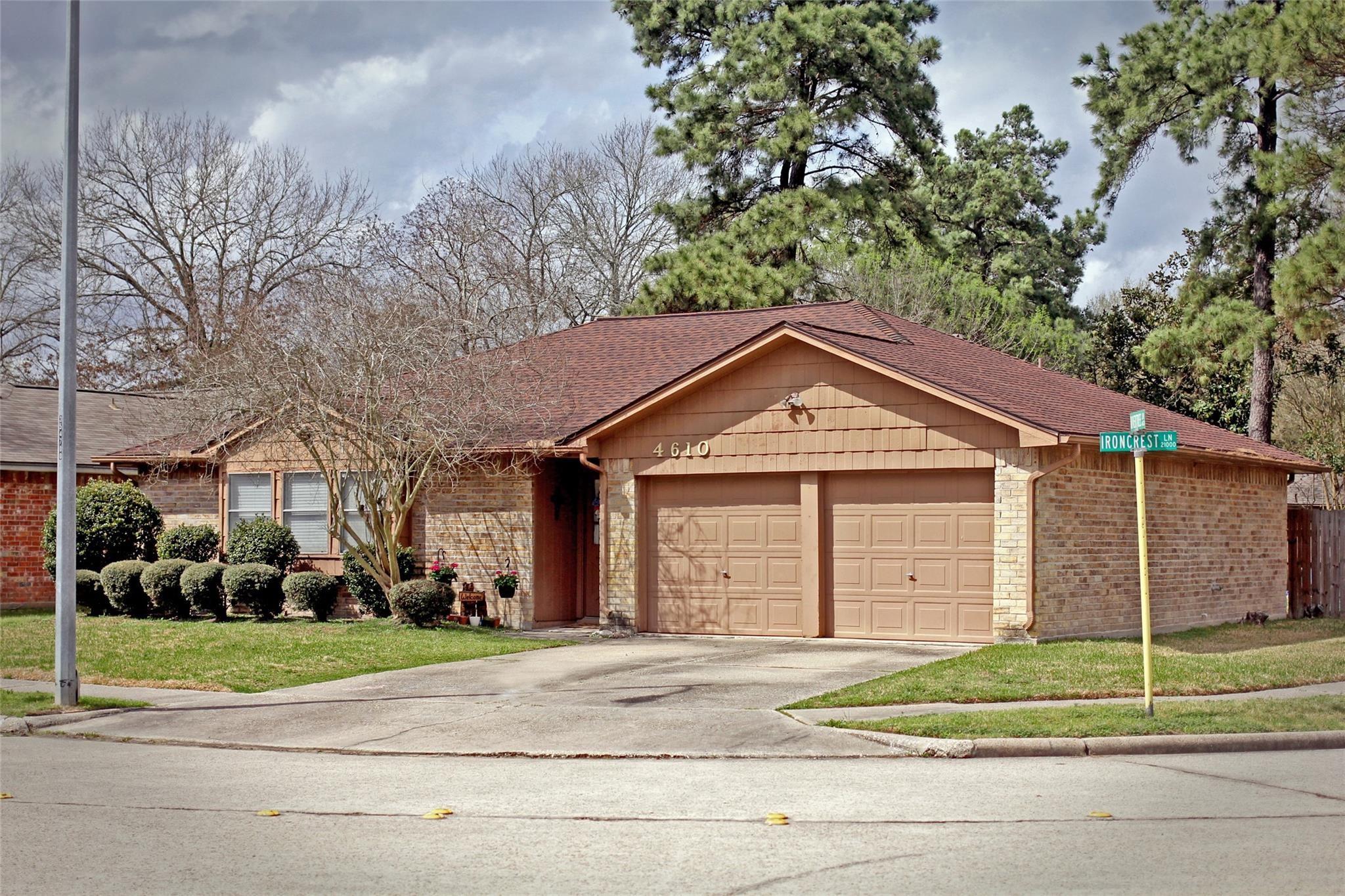 4610 Rivertree Lane — photo
