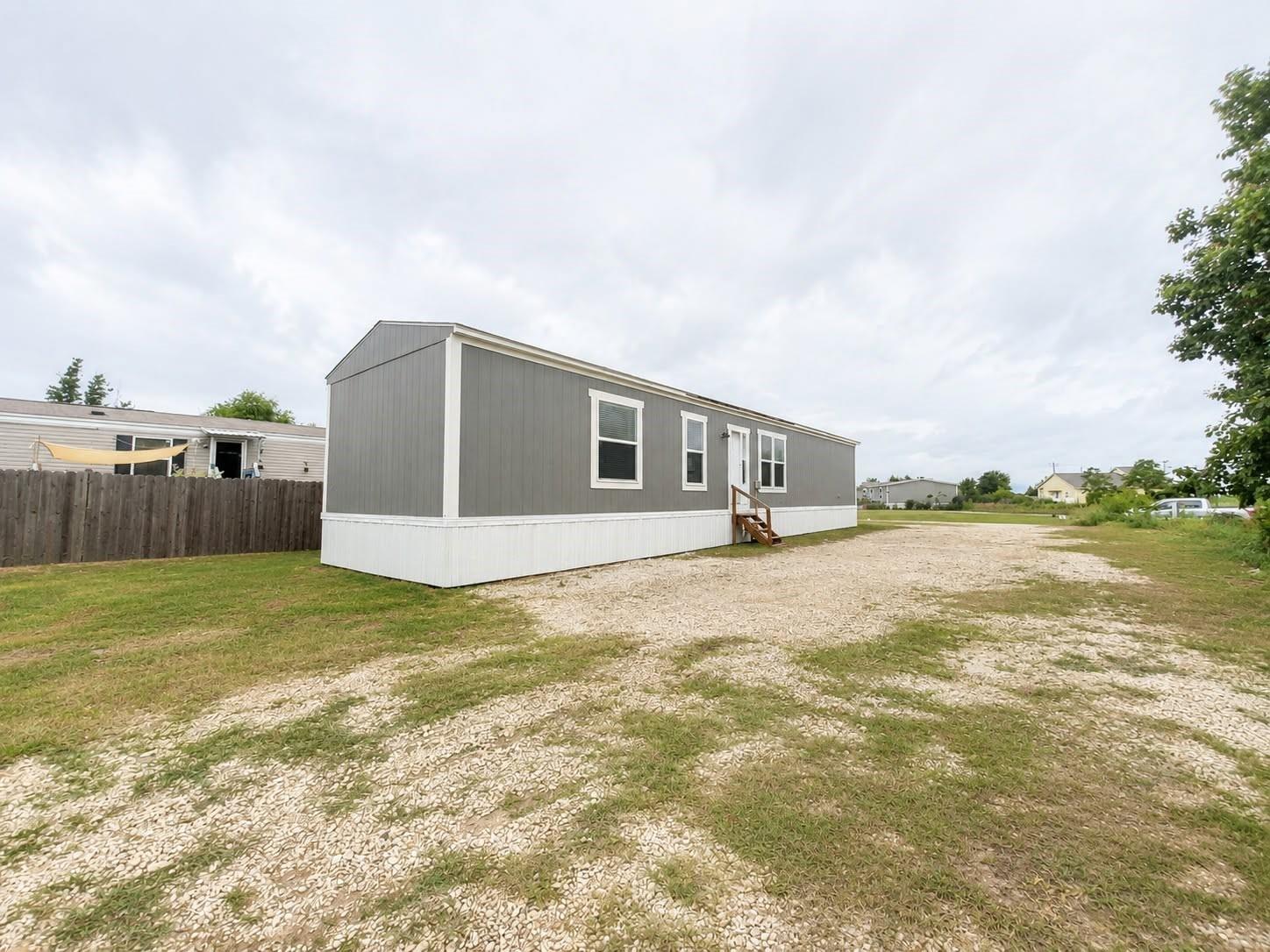 282 CR 5706 — photo