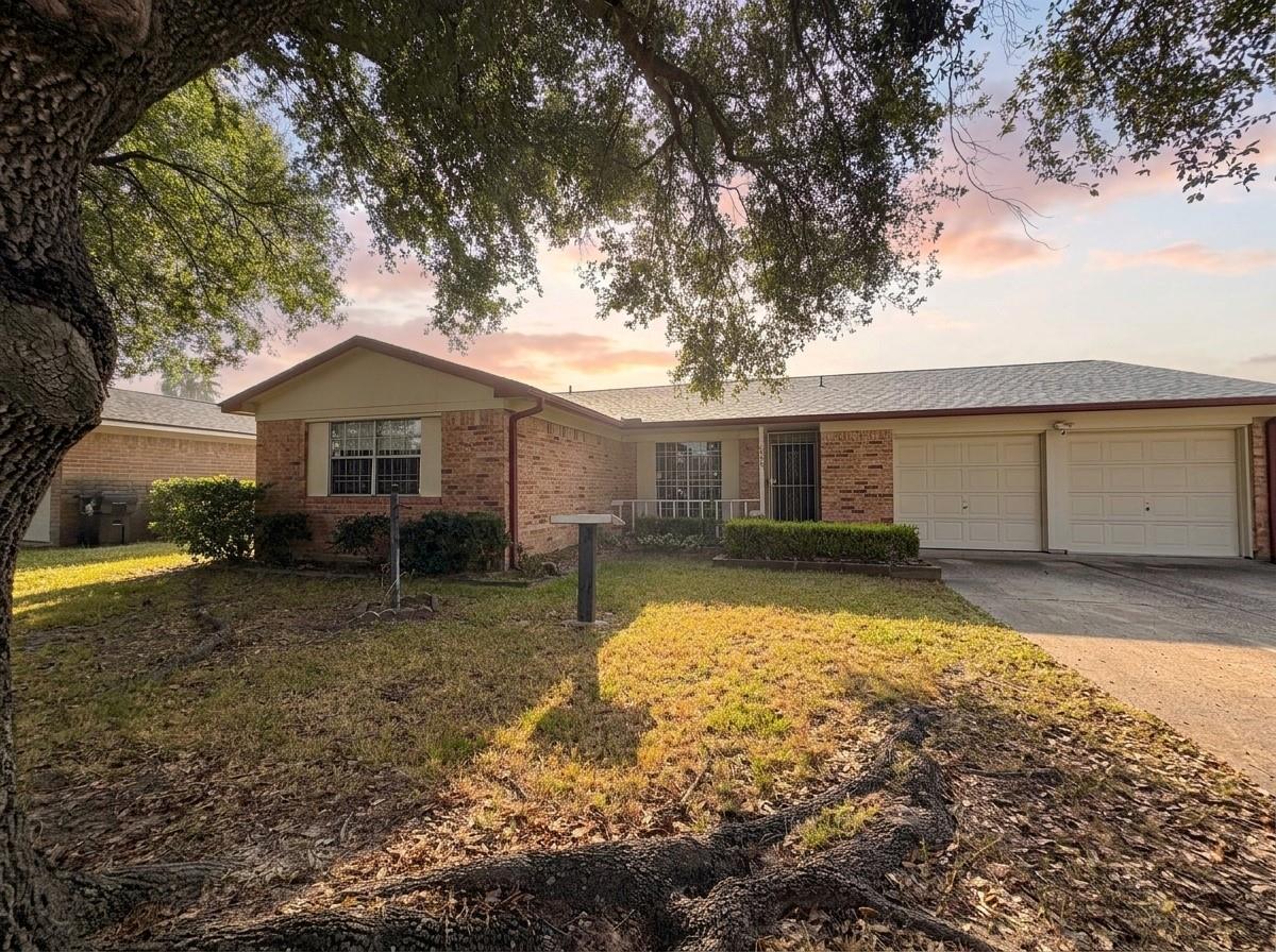 943 W Nelda Road — photo