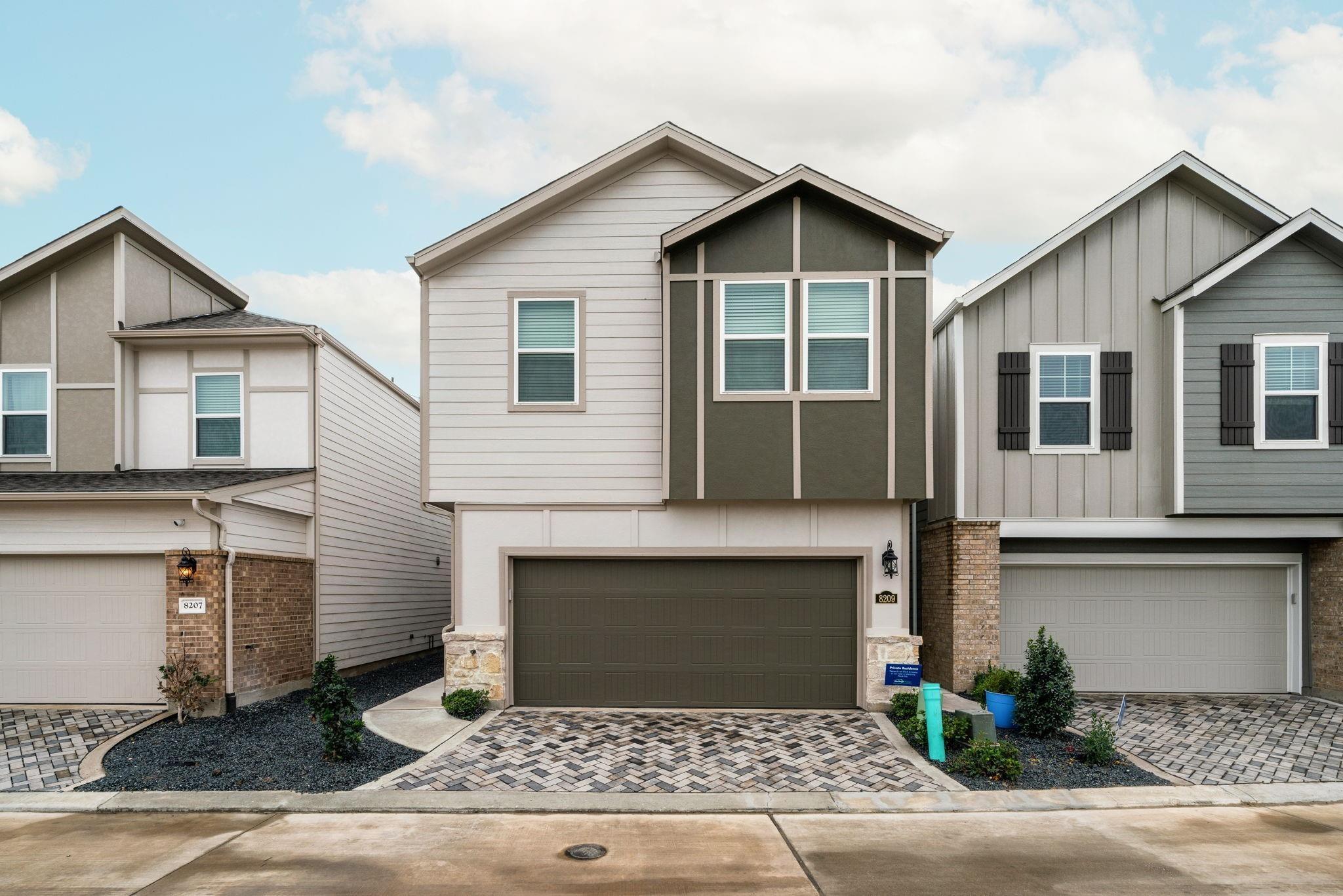 8209 Rising Stream Drive, Houston, TX 77063 — photo 2