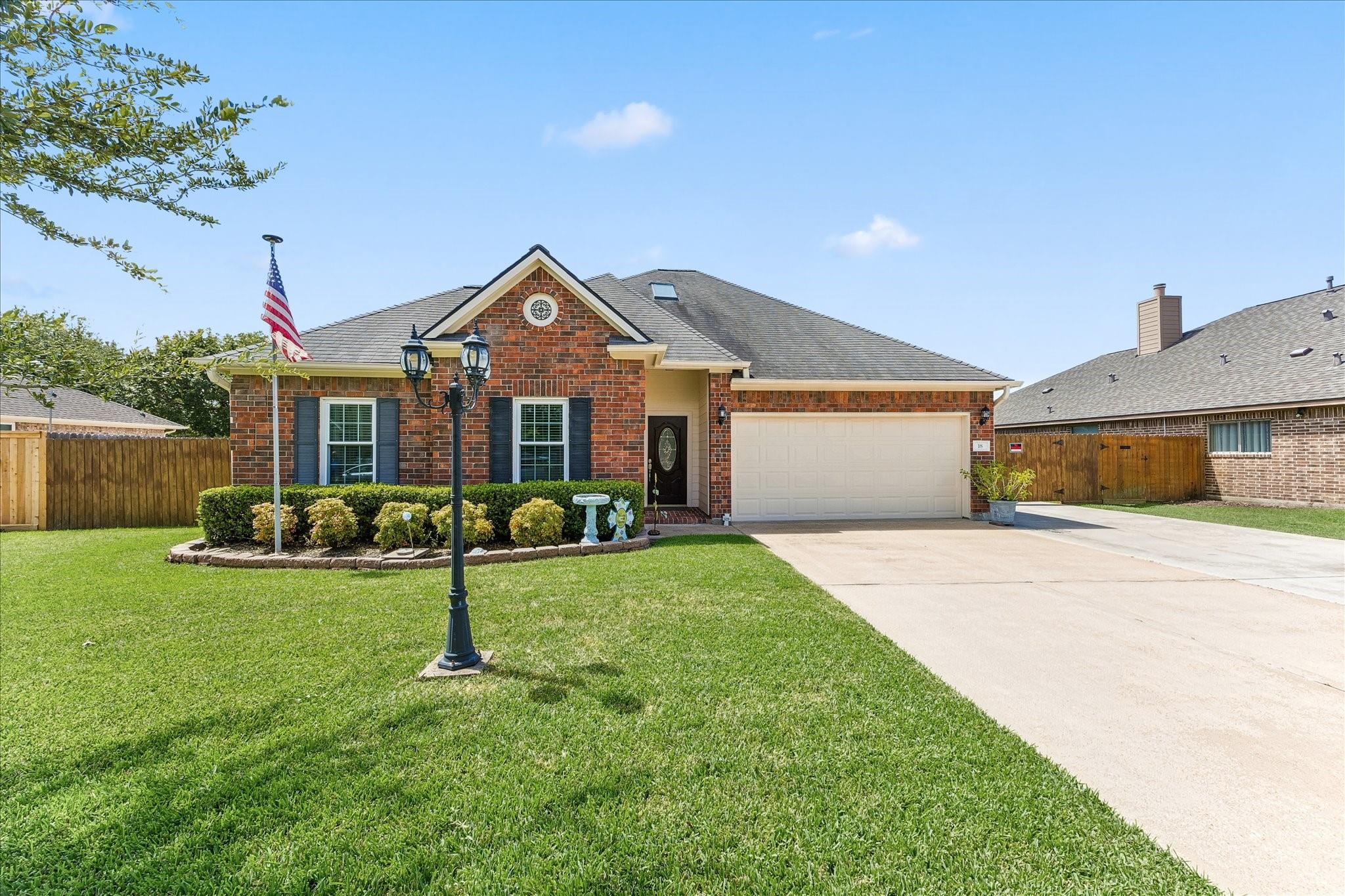 18 Prairie Knoll Drive — photo