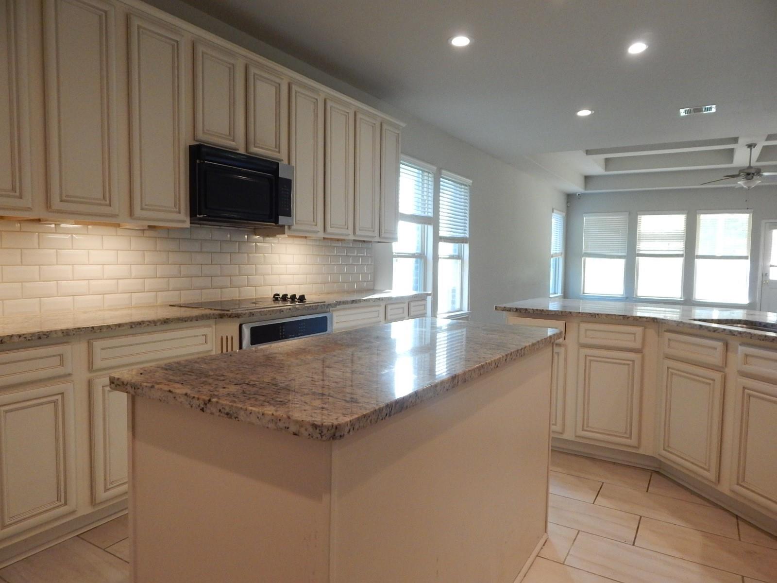 9155 White Tail Drive, Conroe, TX 77303 — photo 2