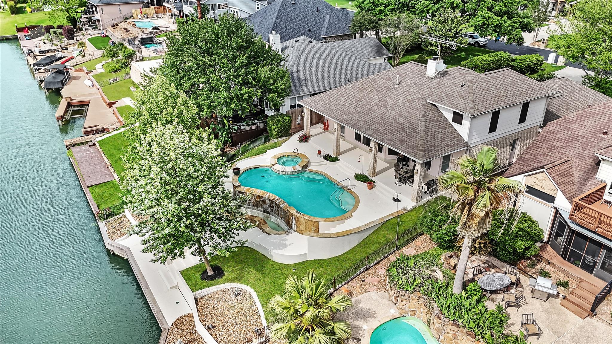 12516 Lake Vista Drive — photo