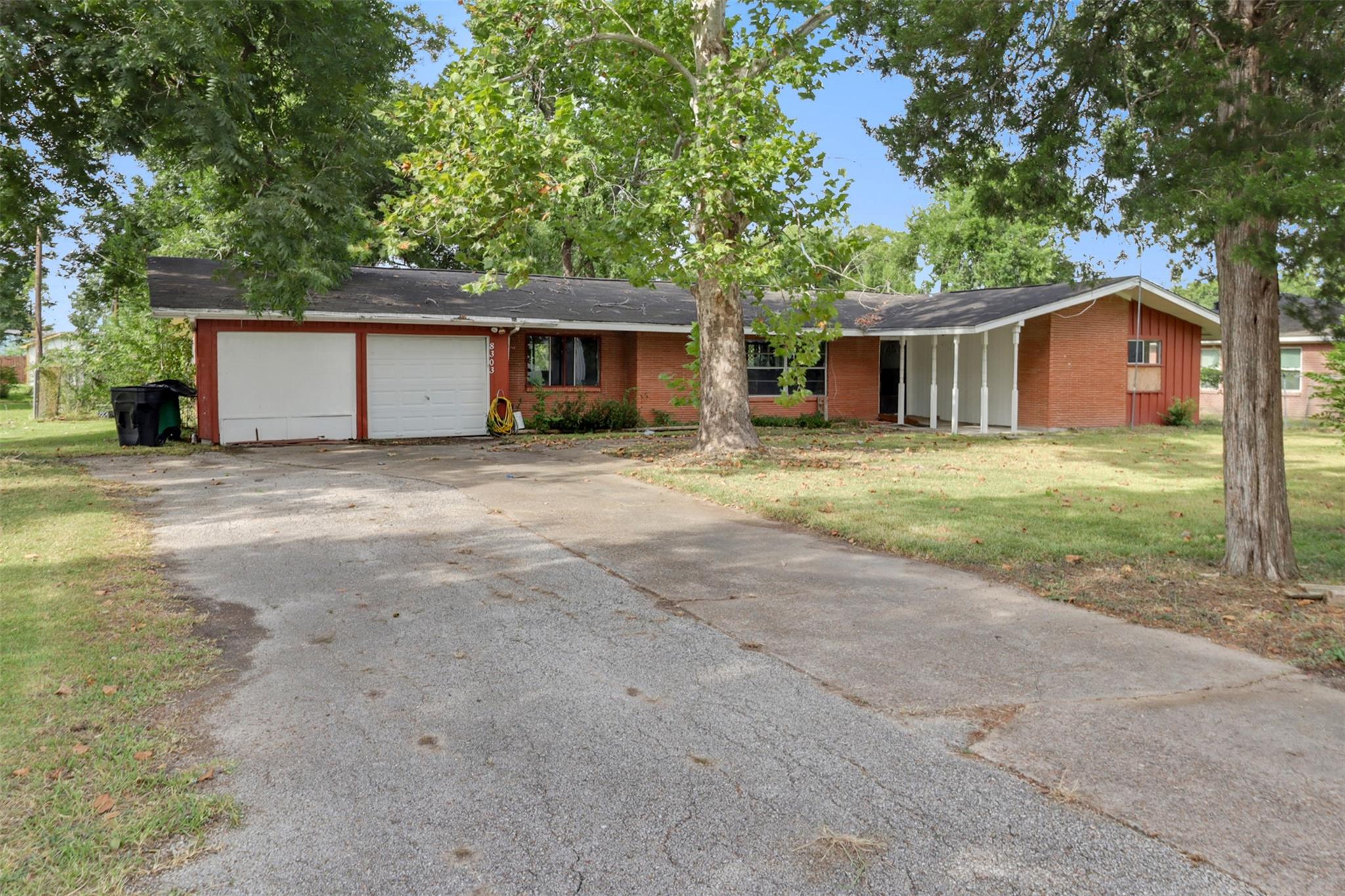 8303 Jet Pilot Street — photo