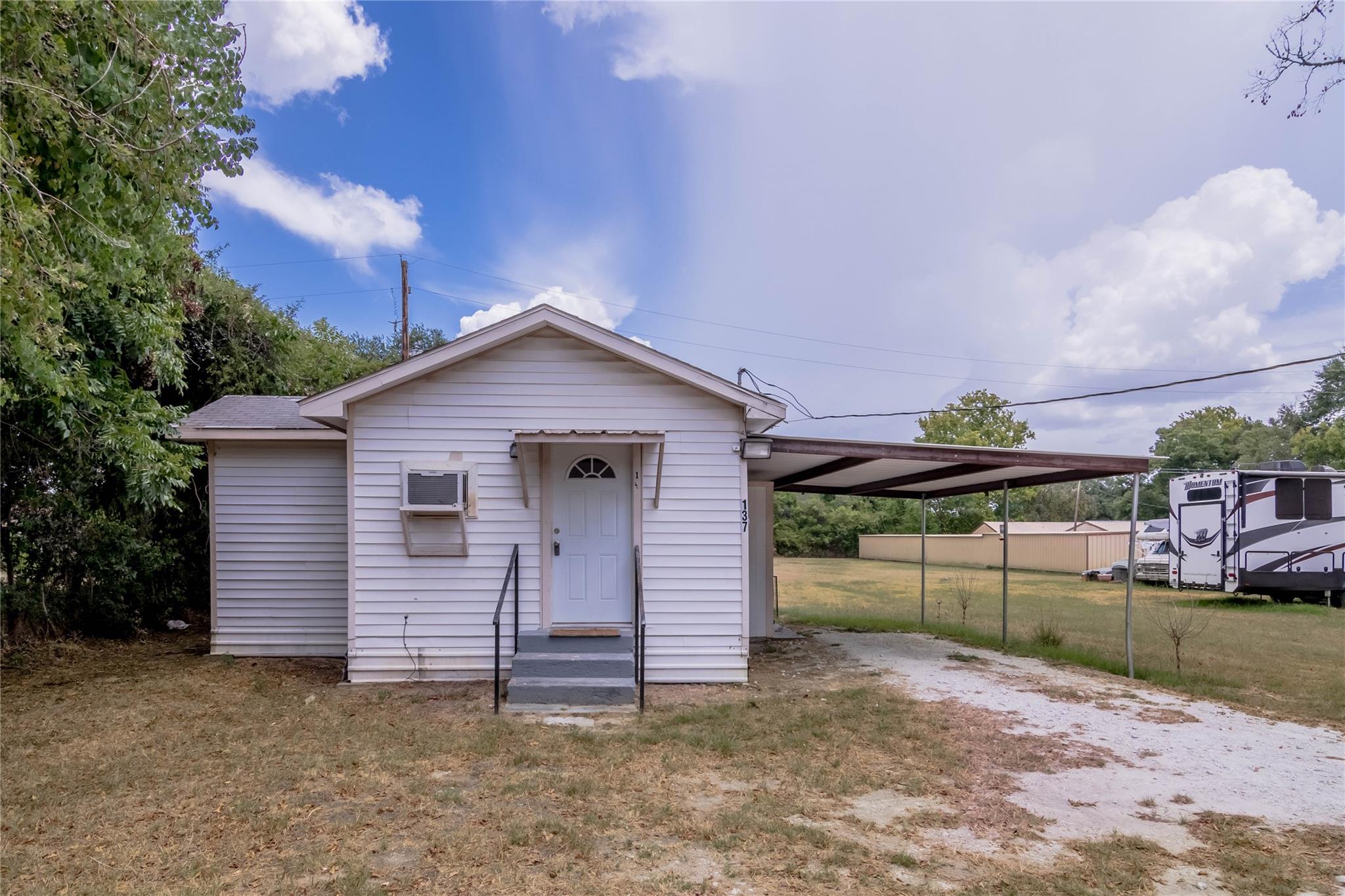 137 Lee Lane — photo