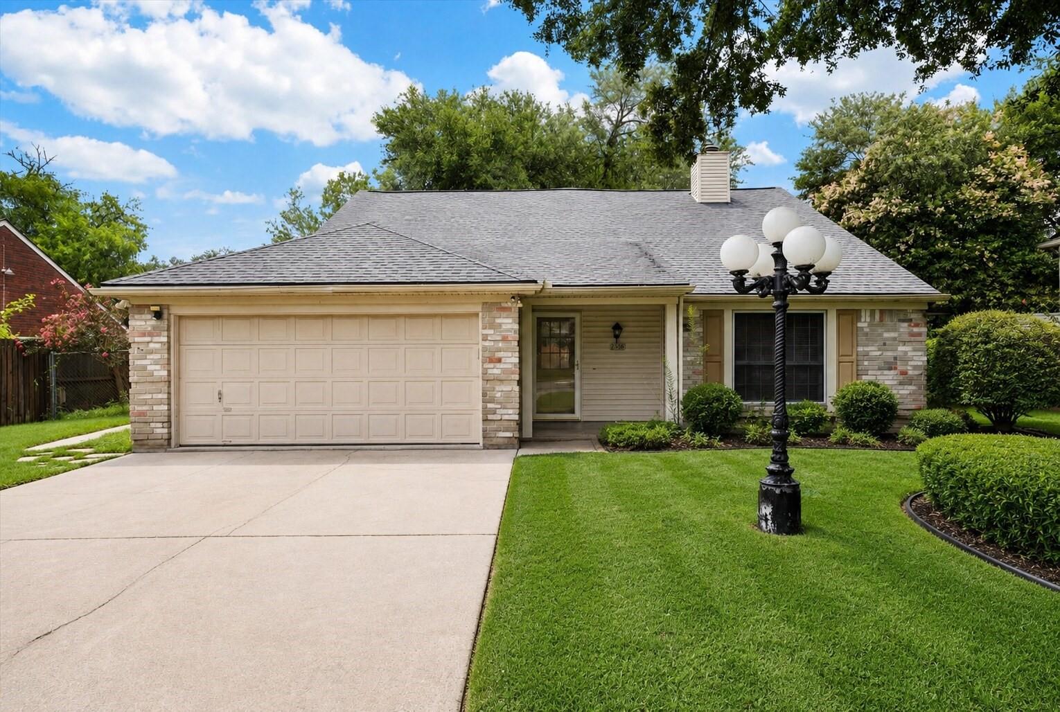 2316 Francis Drive — photo