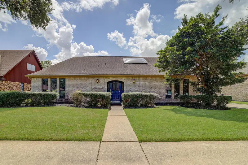 4210 Shanna Lane — photo