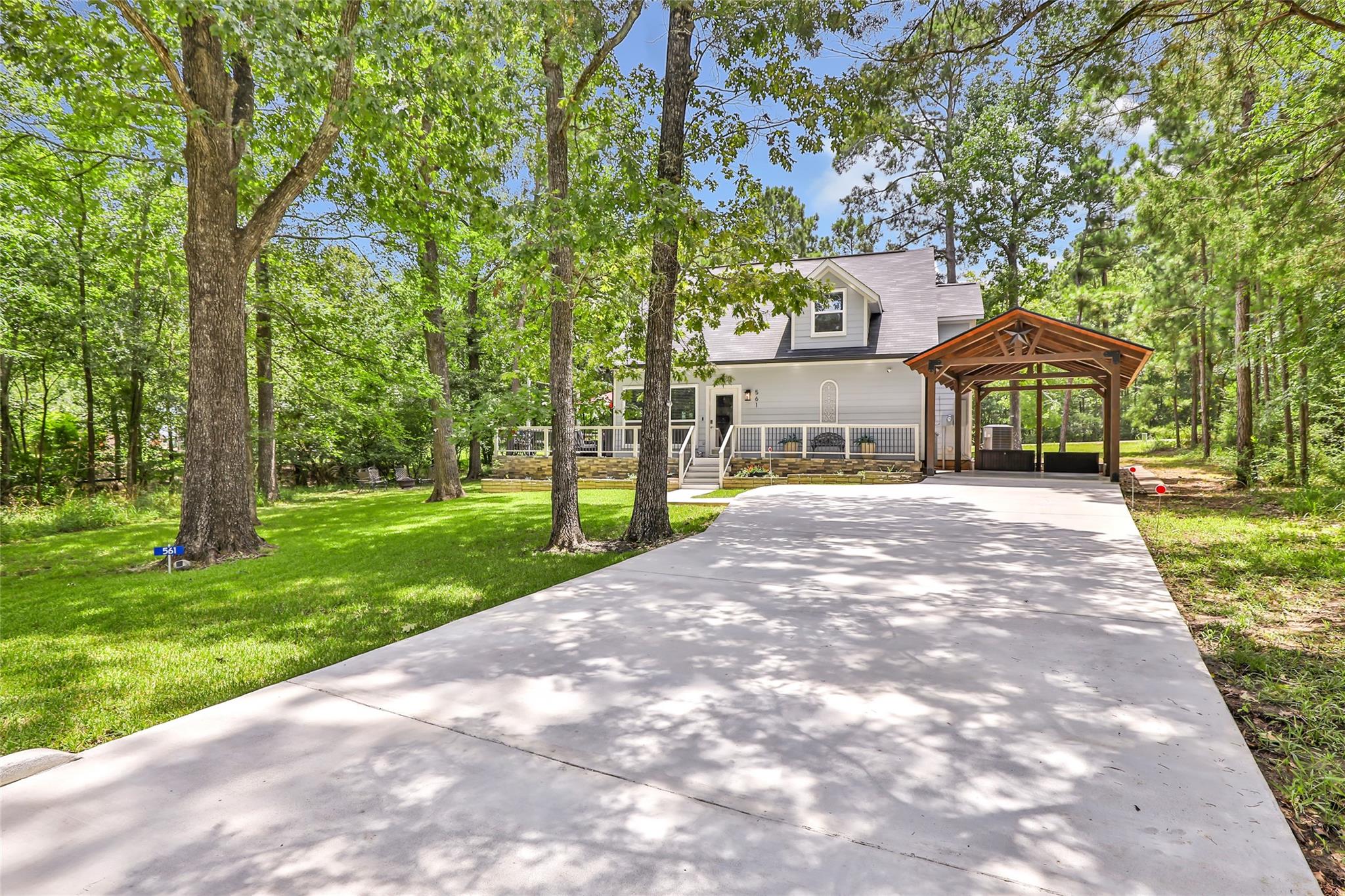 561 N Royale Greens Drive — photo