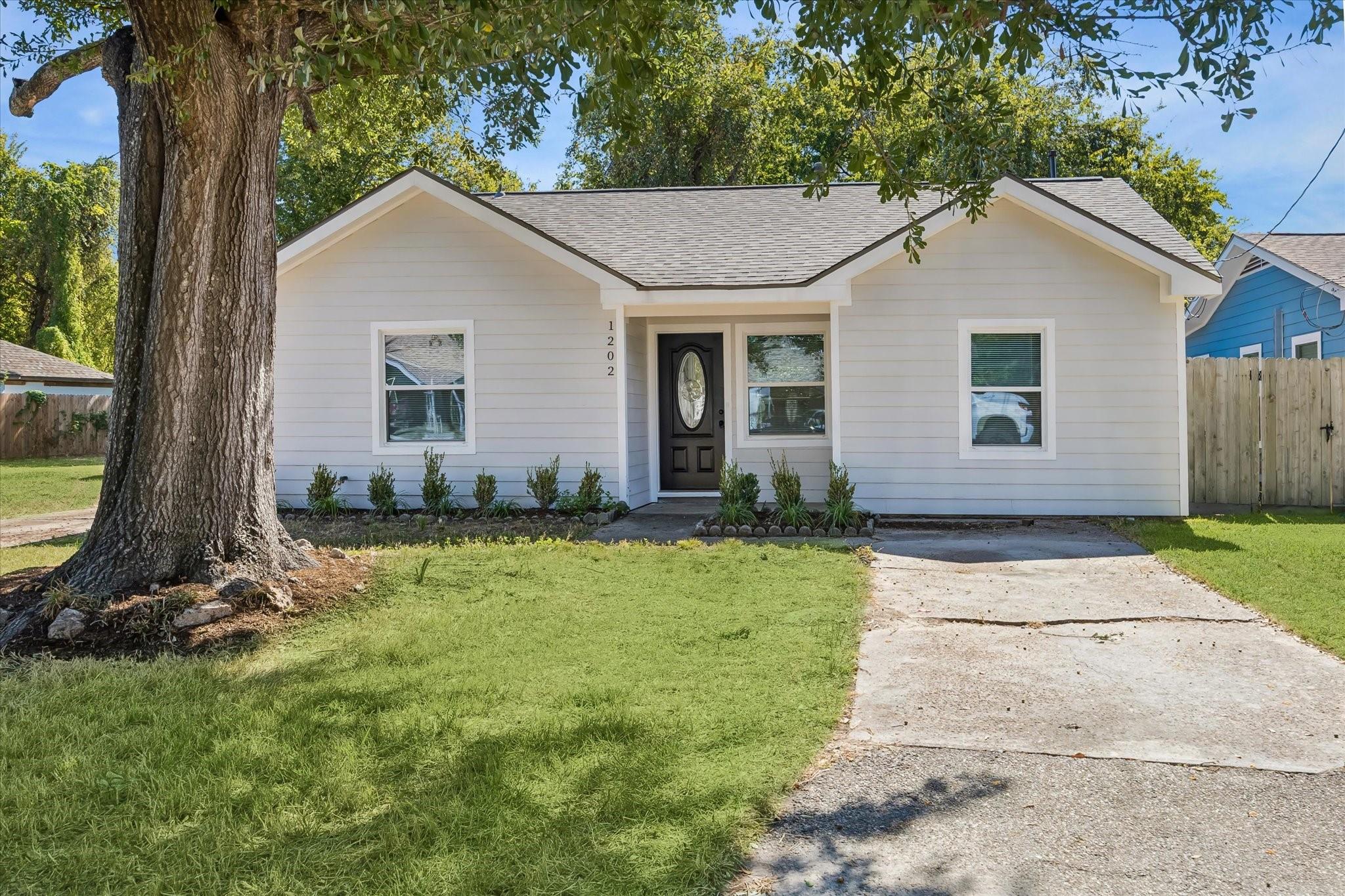 1202 Eubanks Street — photo