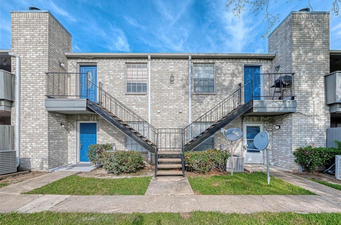 9700 Leawood Boulevard #212 — photo
