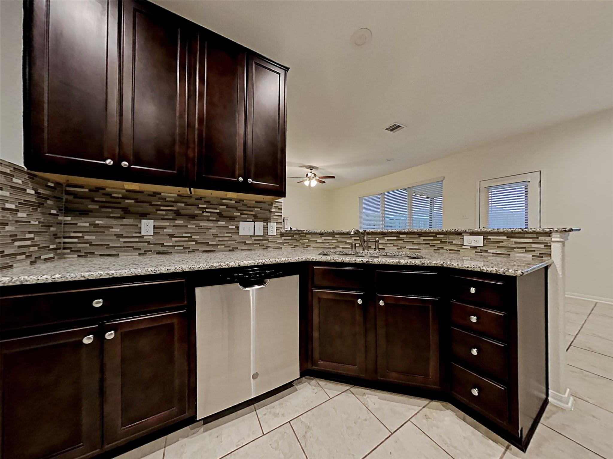 16706 E Whimbrel Circle, Conroe, TX 77385 — photo 3