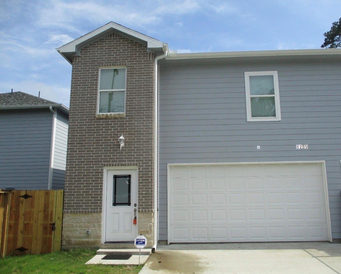 8205 Oak Knoll Lane #a — photo