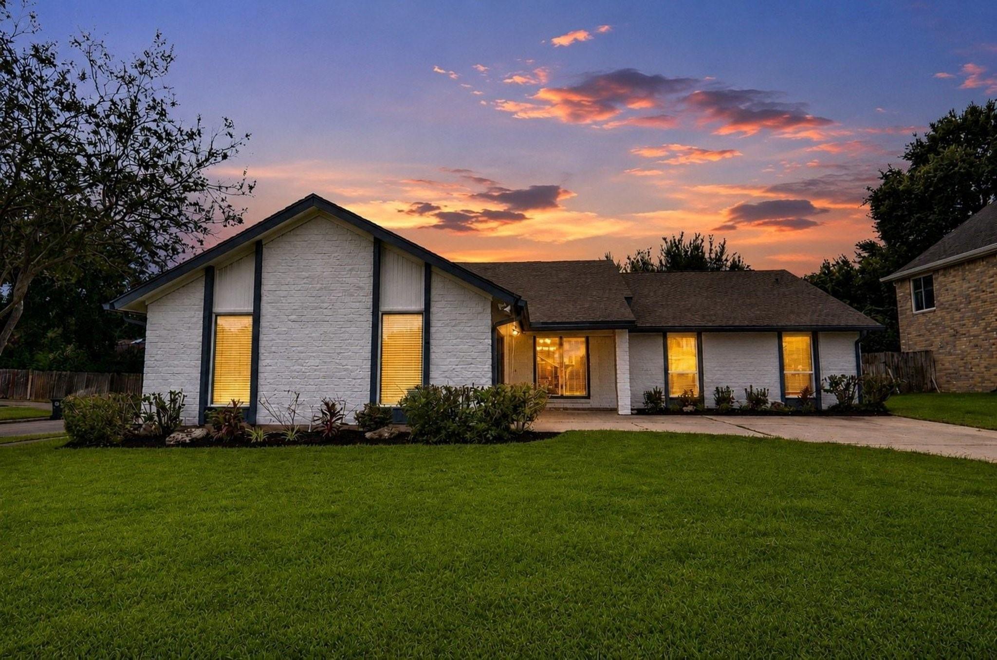 2903 Pepperwood — photo