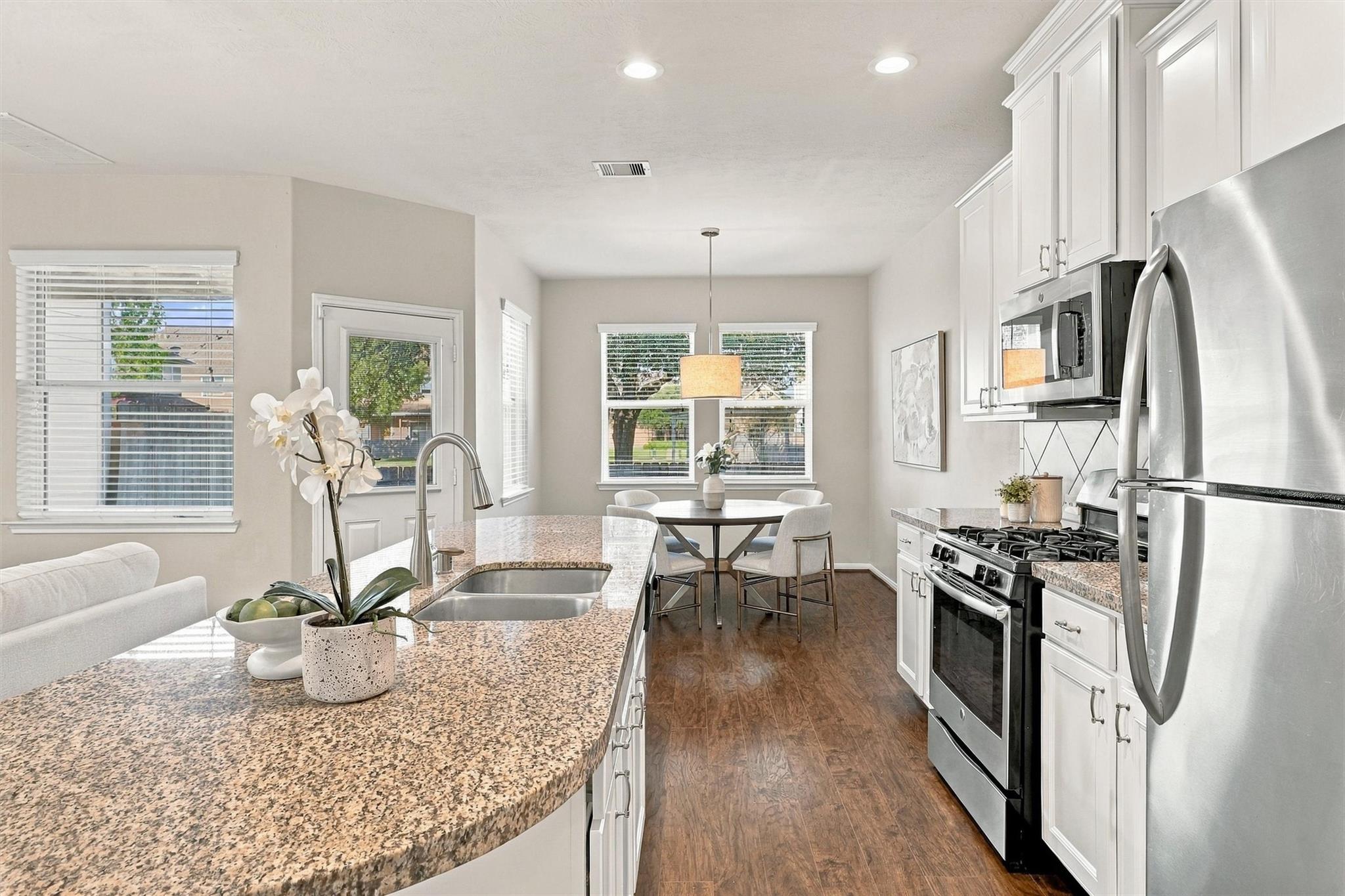 8323 Lamond Lane — photo