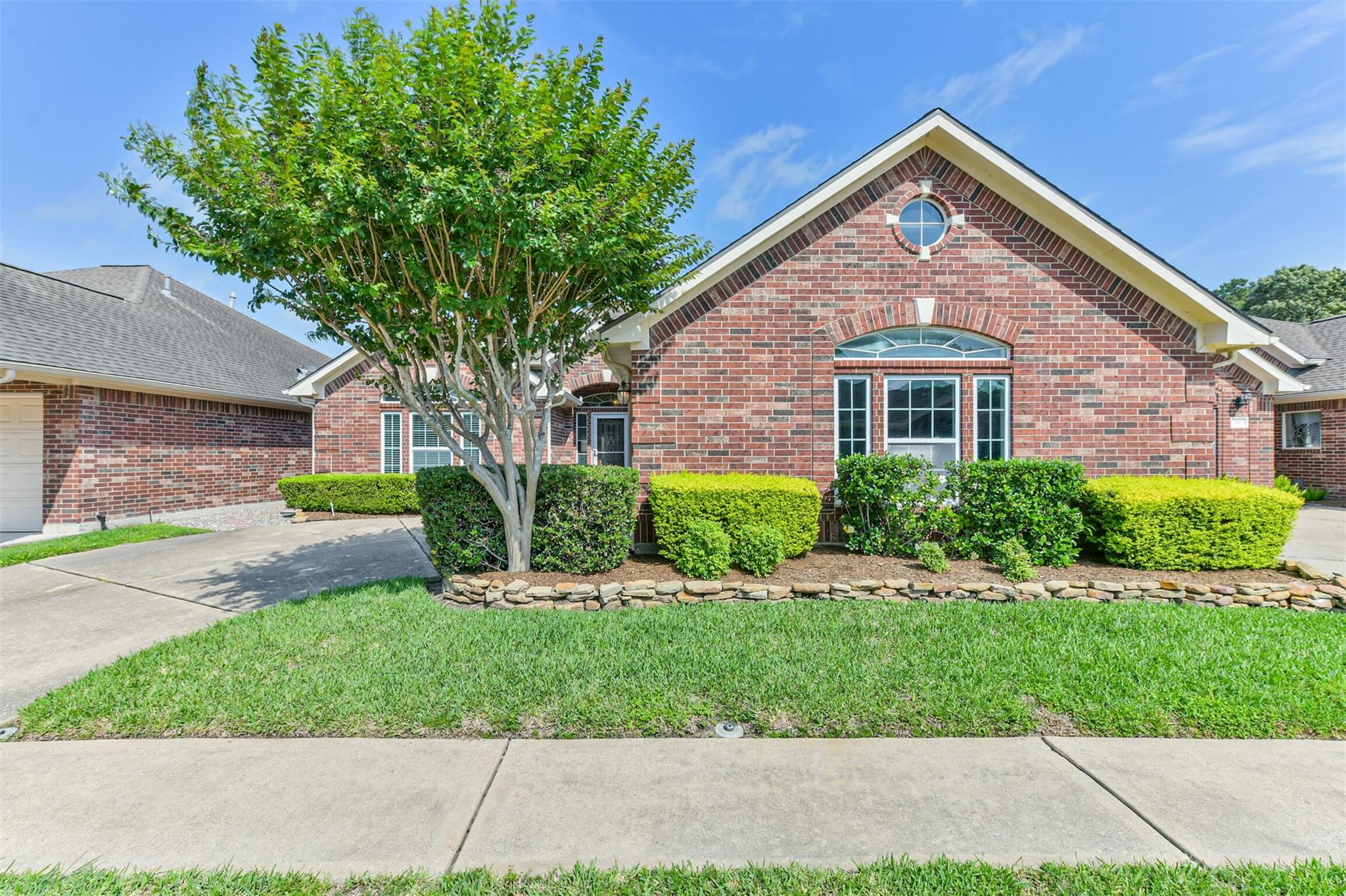 314 Parkwood Village Drive — photo