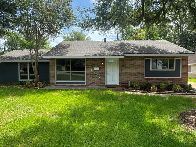 1607 W Houston Drive — photo