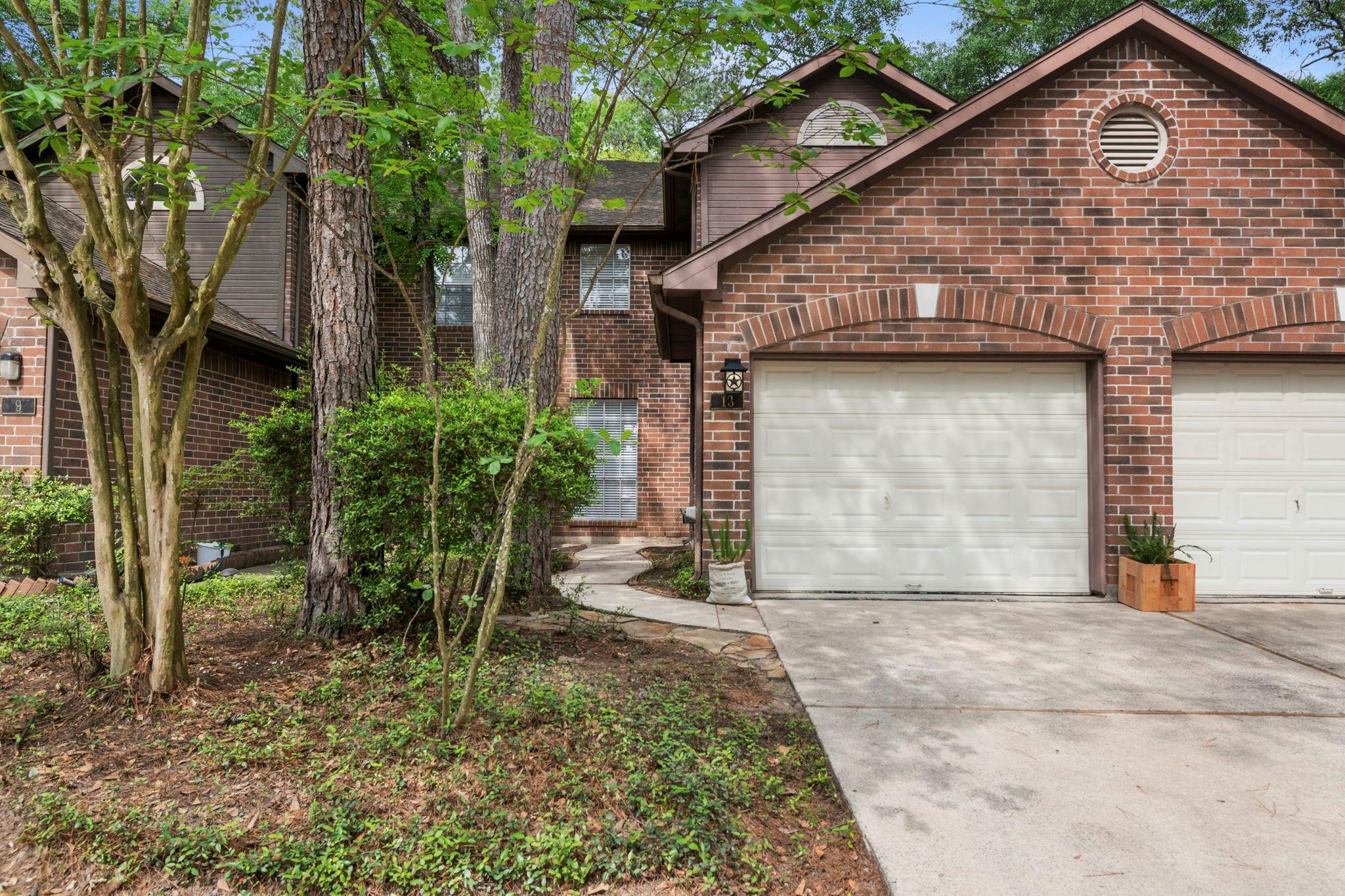13 E Willowwood Court — photo