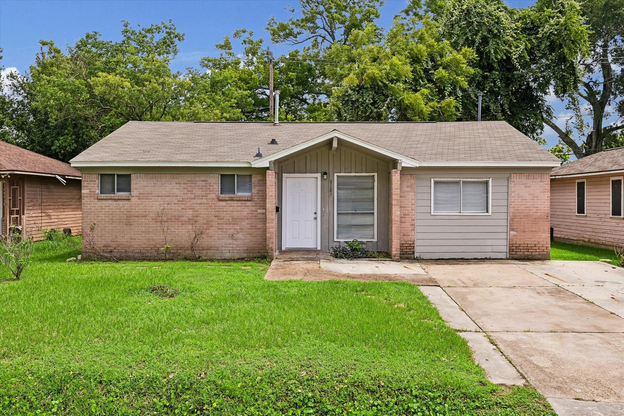 3121 Proswimmer Street — photo