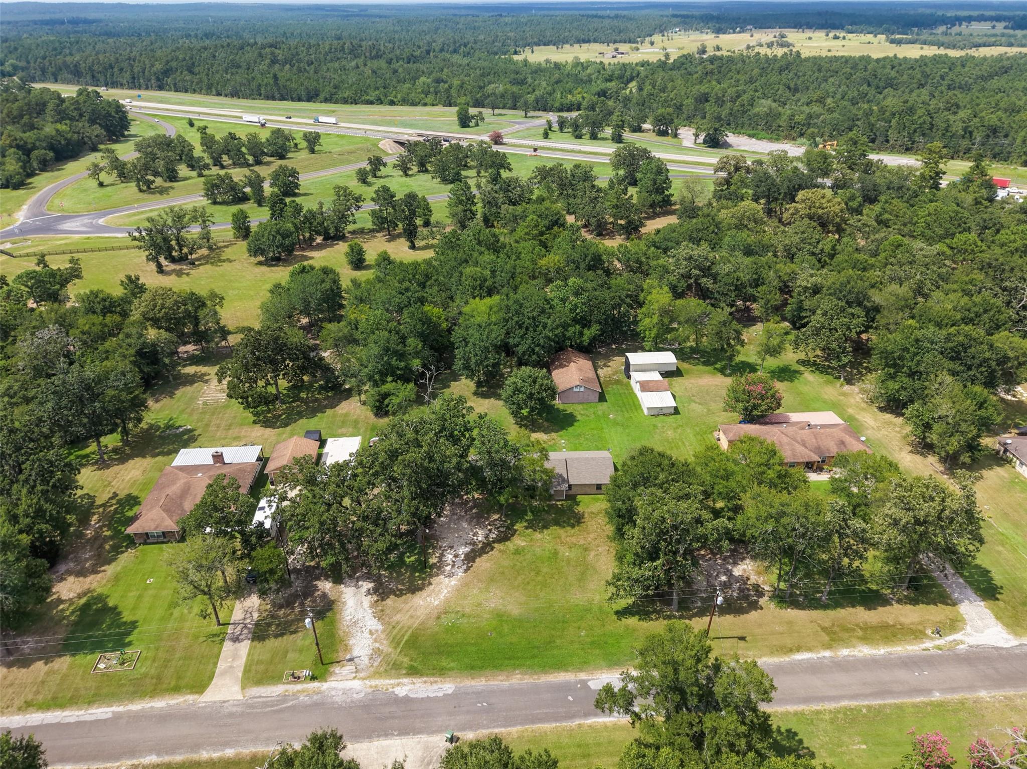 21 Wood Lodge Drive — photo